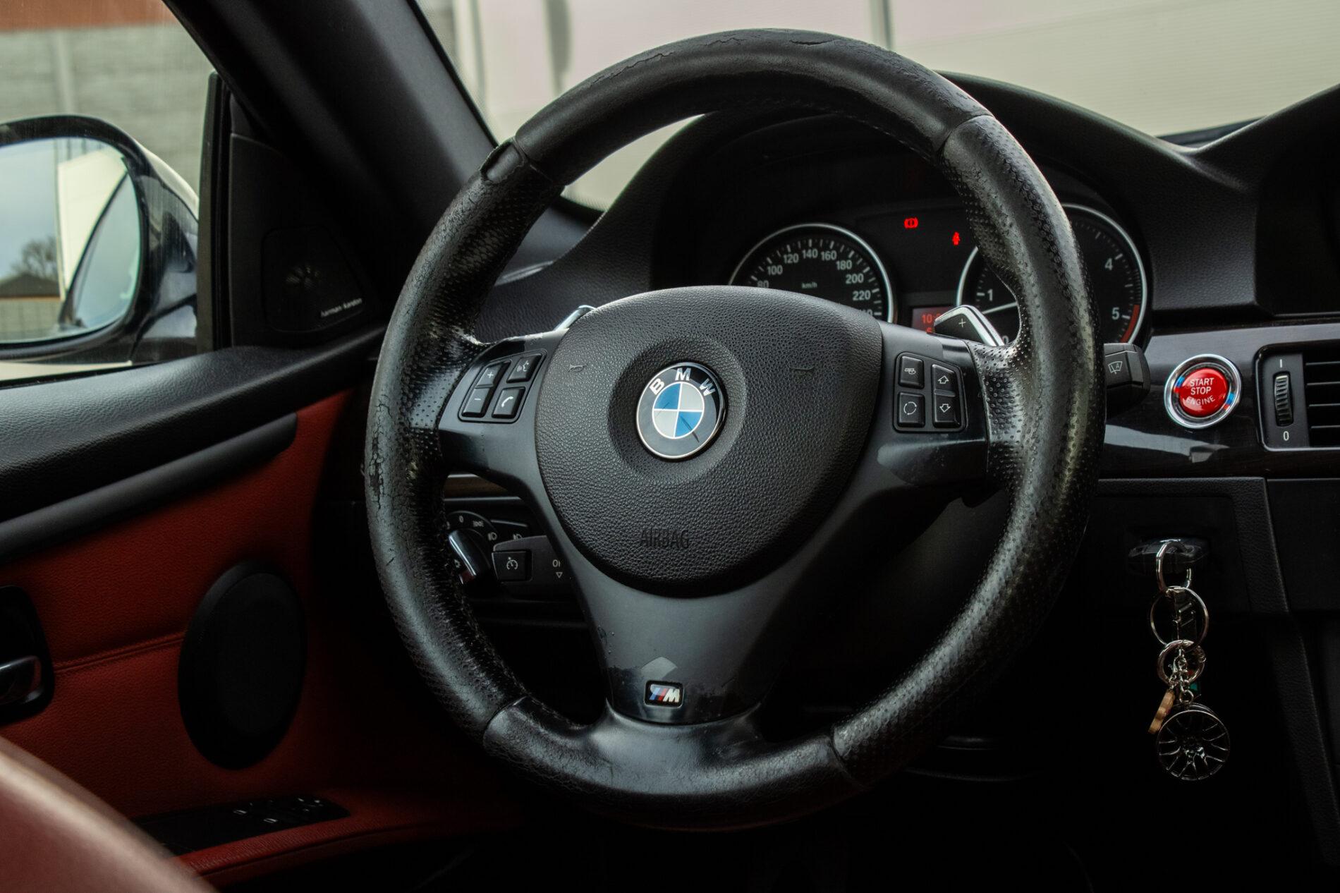 2010 BMW 330d, biela kupé, 297 399 km
