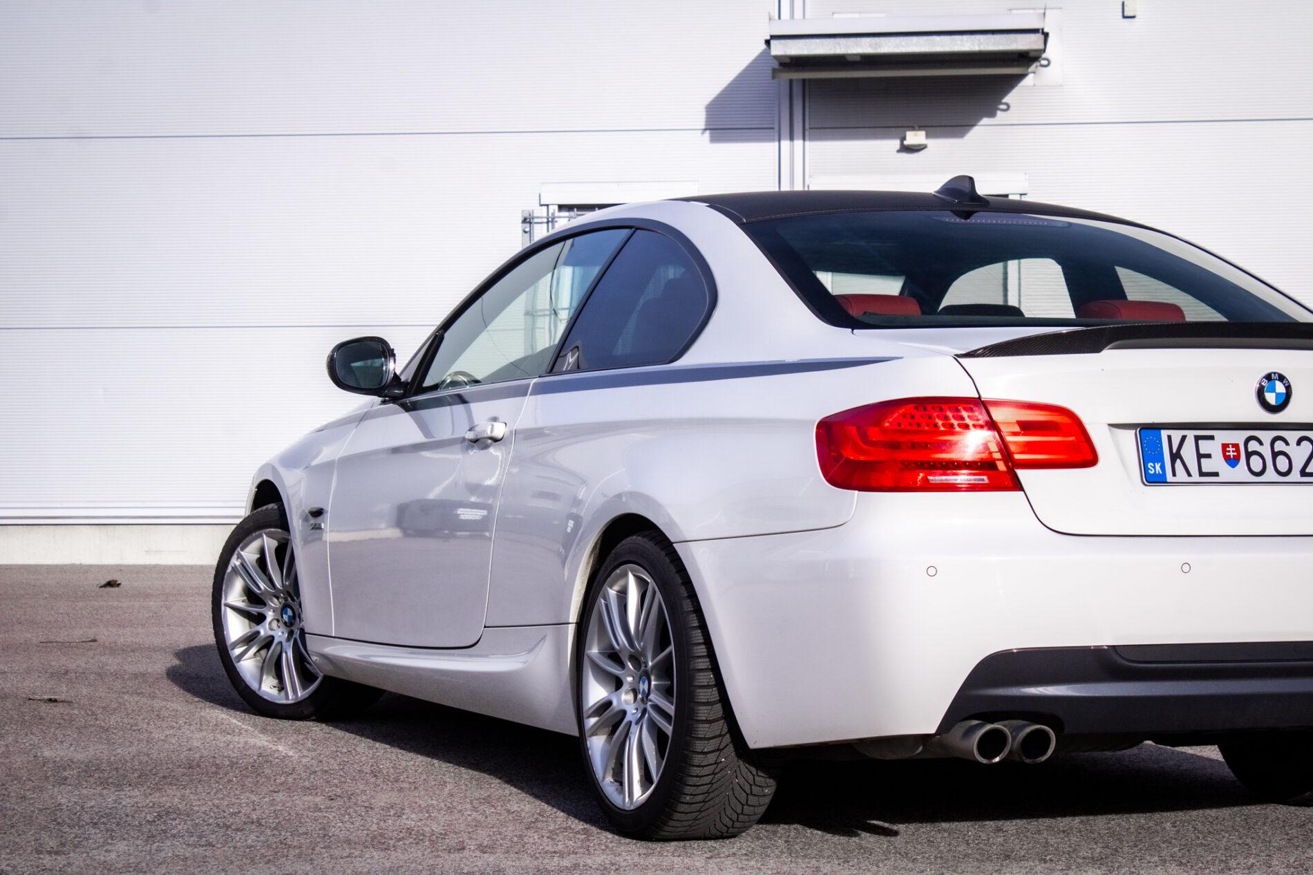2010 BMW 330d, biela kupé, 297 399 km