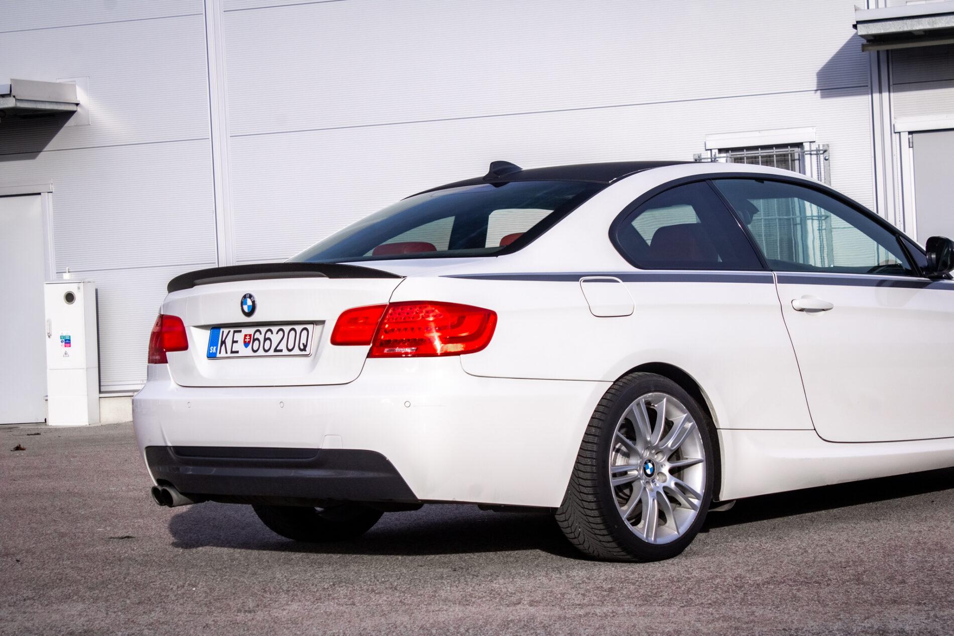 2010 BMW 330d, biela kupé, 297 399 km