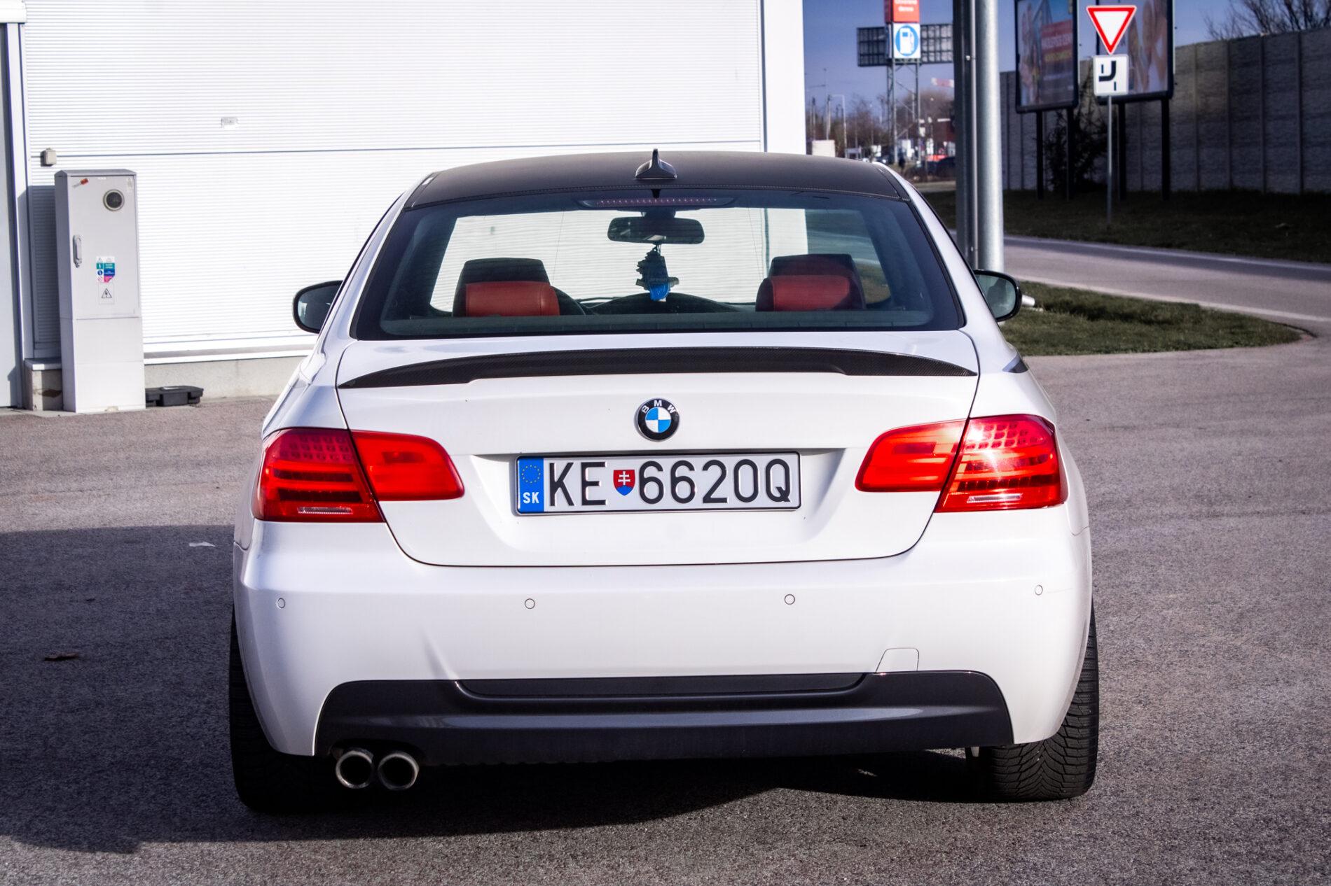 2010 BMW 330d, biela kupé, 297 399 km