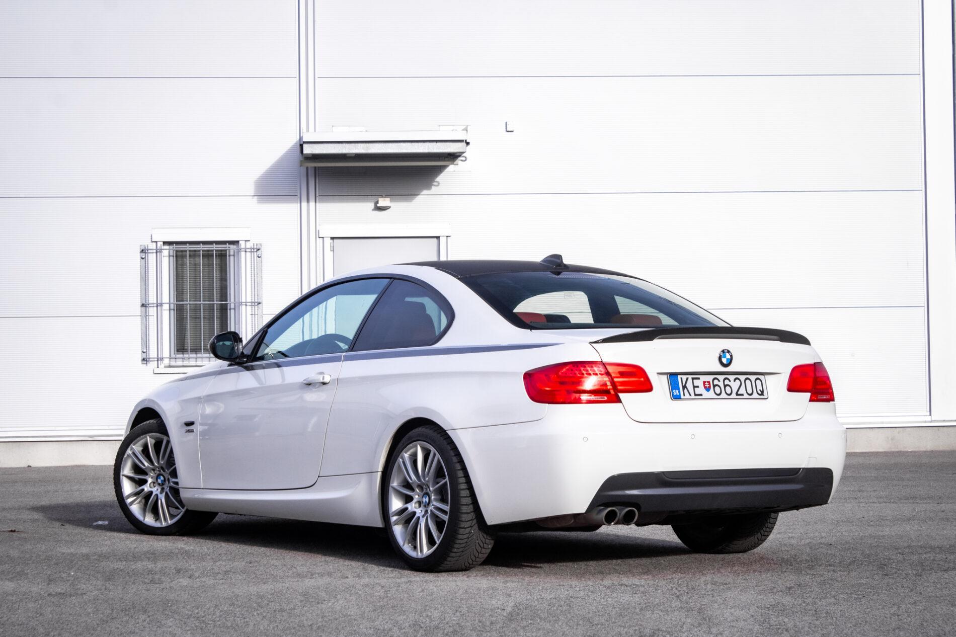 2010 BMW 330d, biela kupé, 297 399 km