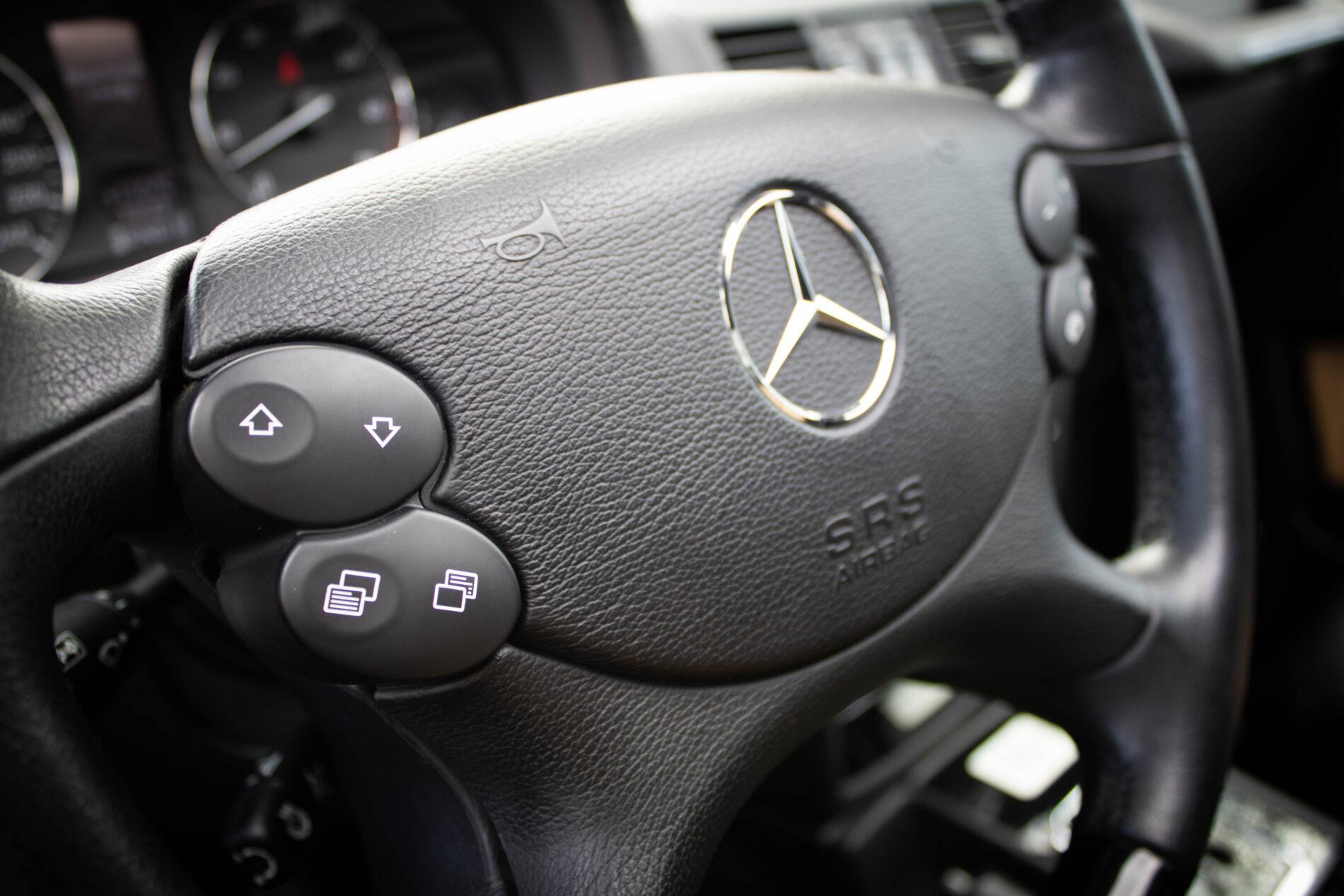 2011 Mercedes-Benz G 500, sivá suv, 89 163 km