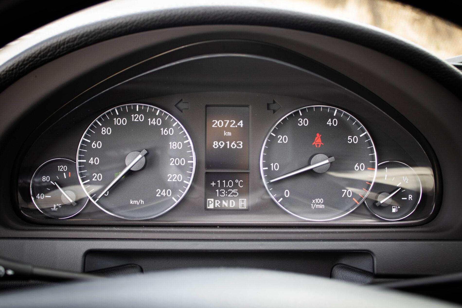 2011 Mercedes-Benz G 500, sivá suv, 89 163 km