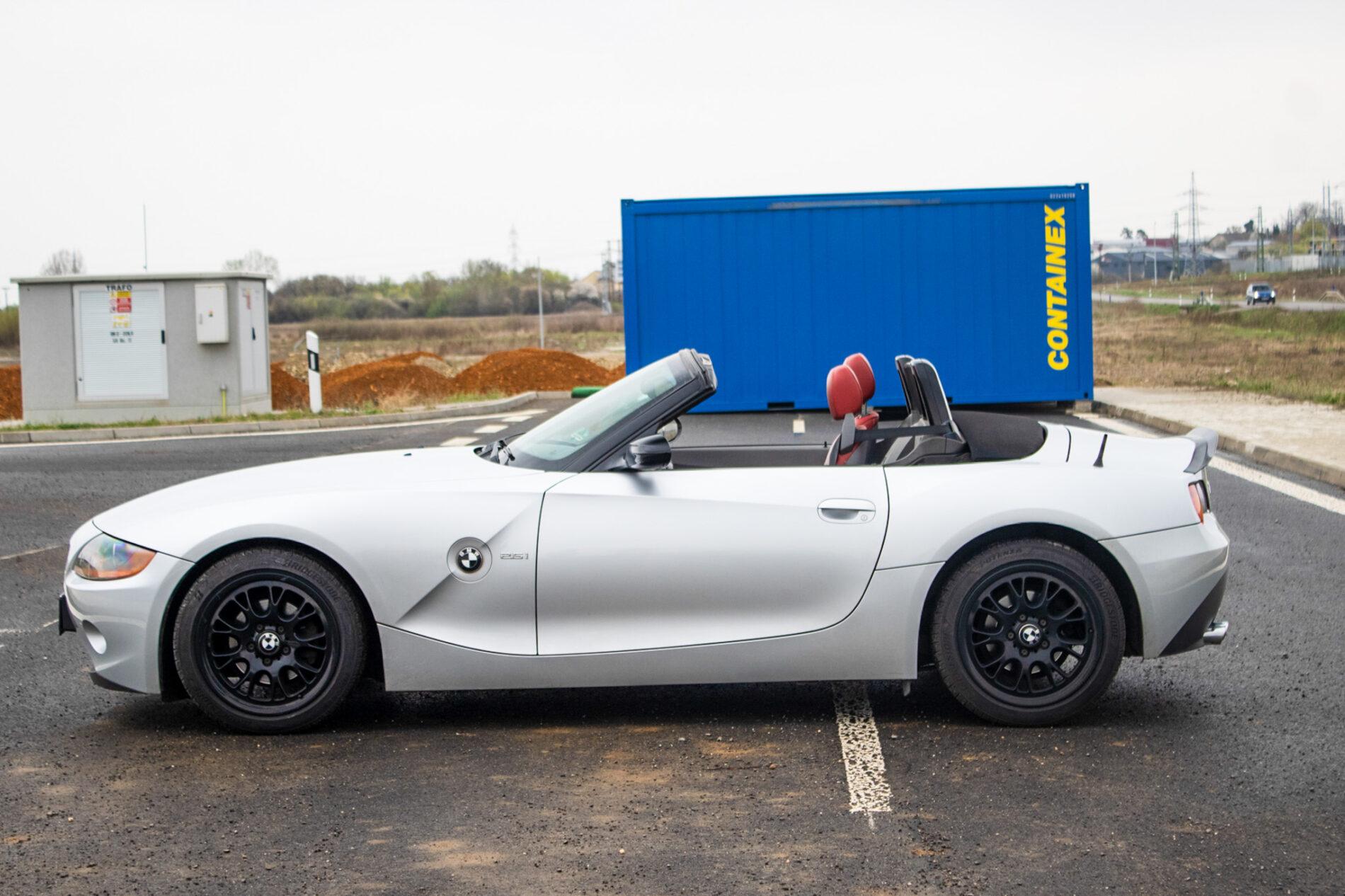2003 BMW Z4, strieborná kabriolet, 158 040 km