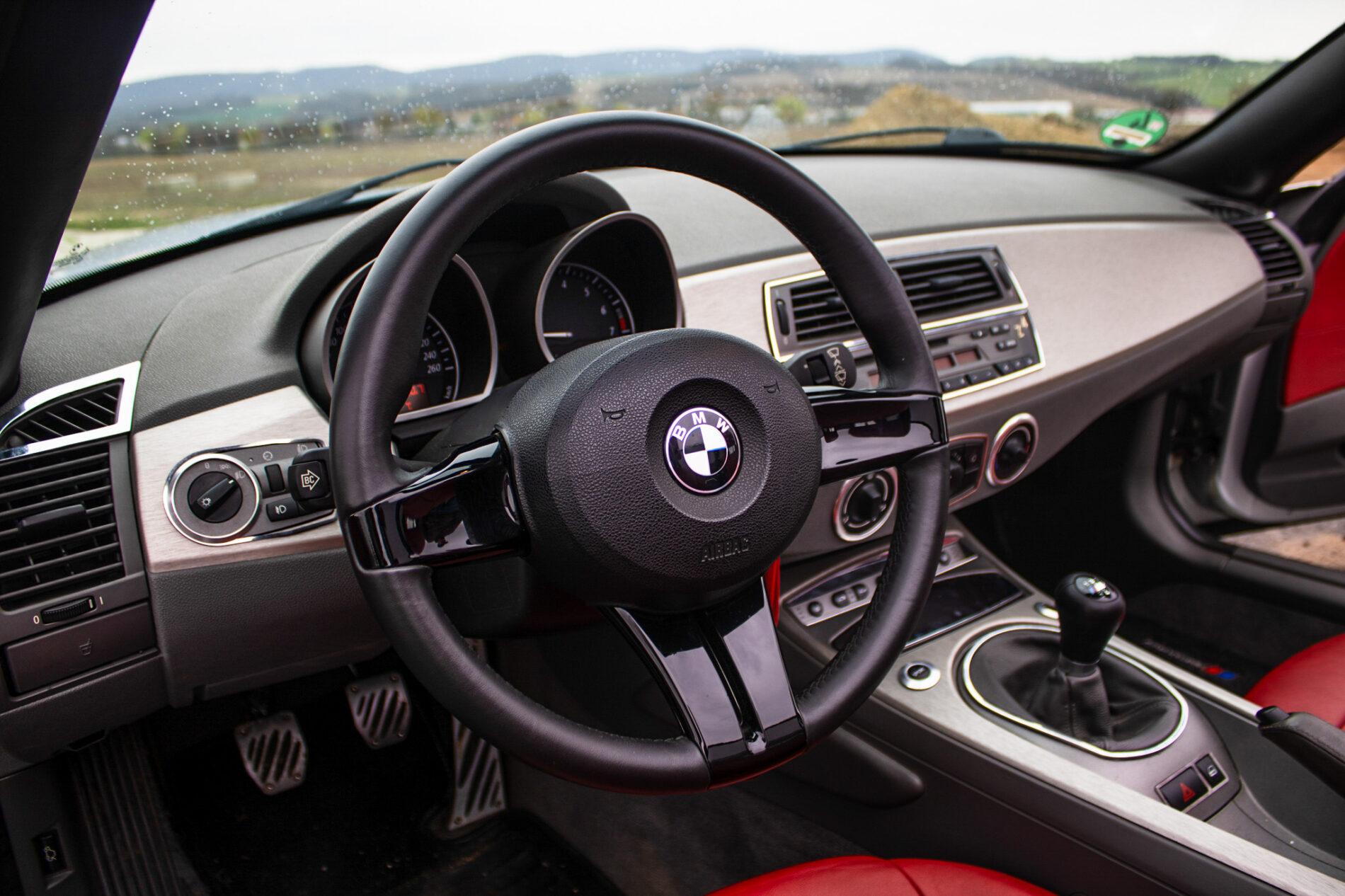 2003 BMW Z4, strieborná kabriolet, 158 040 km