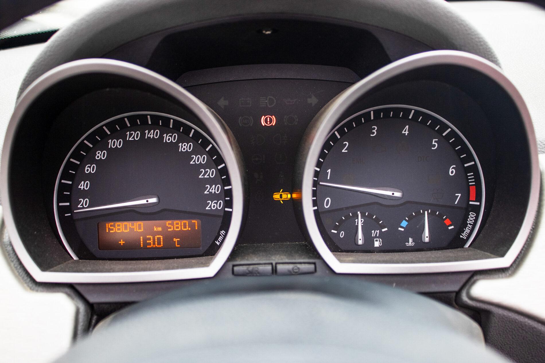 2003 BMW Z4, strieborná kabriolet, 158 040 km