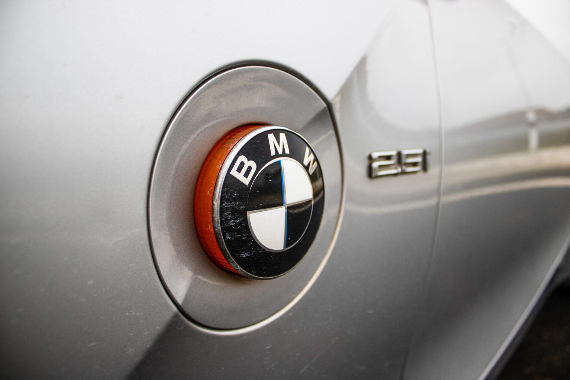 2003 BMW Z4, strieborná kabriolet, 158 040 km