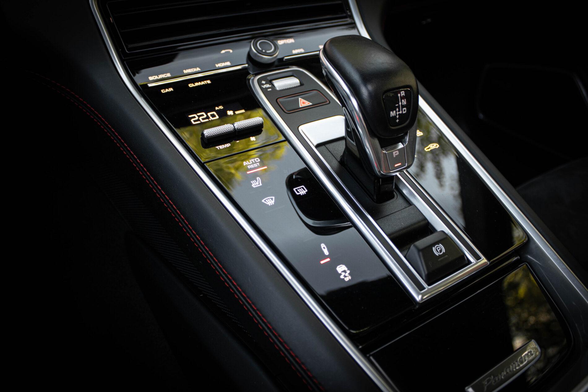 2019 Porsche Panamera GTS, čierna kombi, 81 950 km