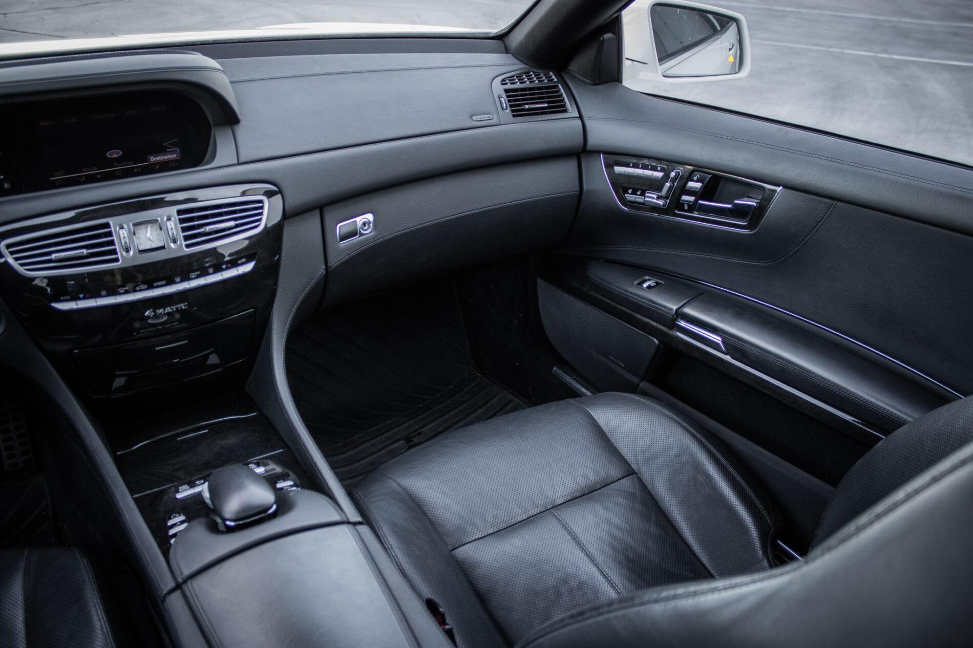 2011 Mercedes-Benz CL 500, biela kupé, 217 725 km