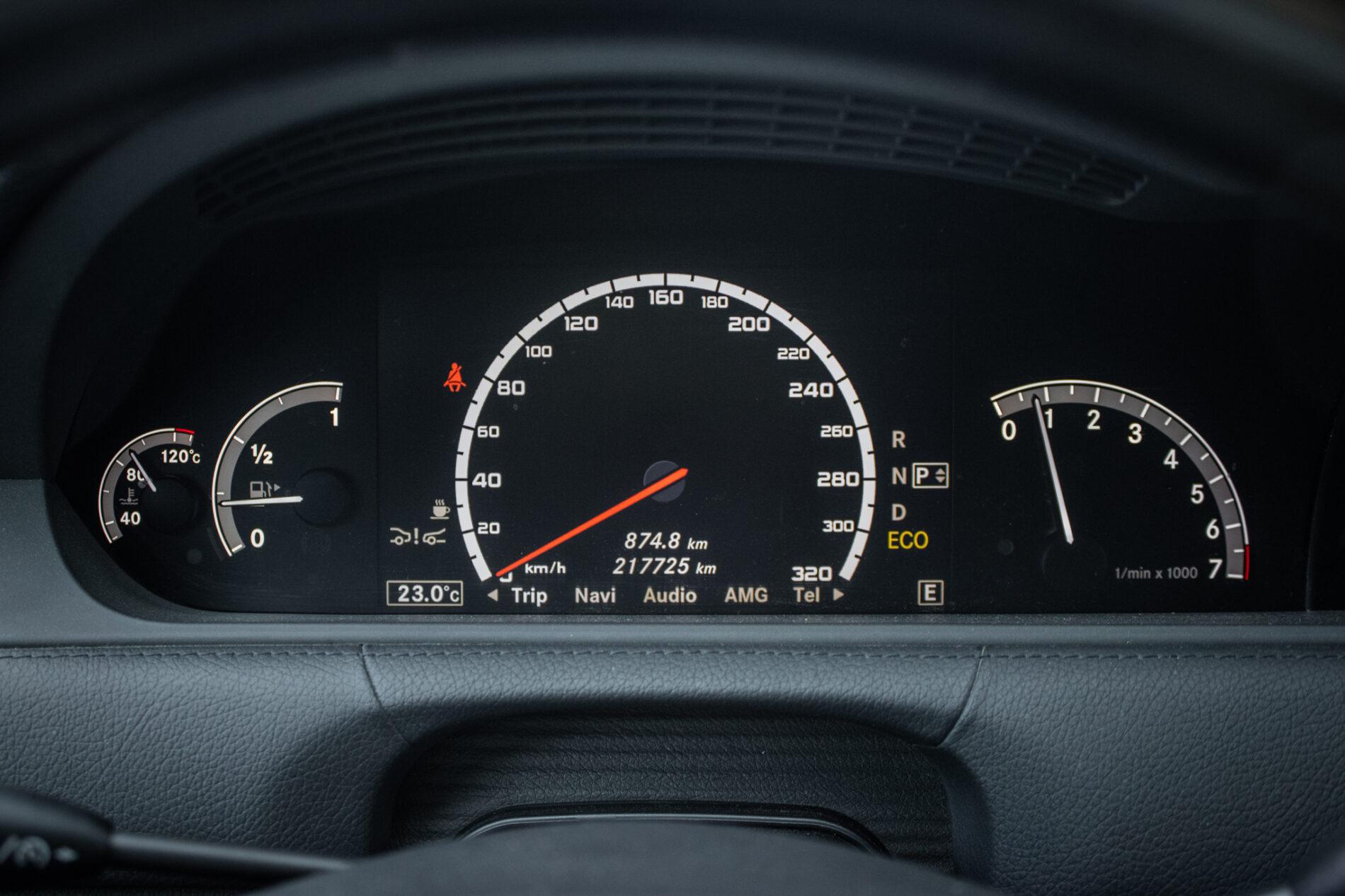 2011 Mercedes-Benz CL 500, biela kupé, 217 725 km