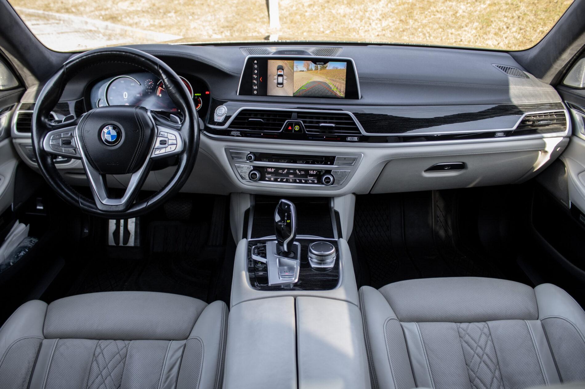 2017 BMW 740d, čierna sedan, 137 000 km