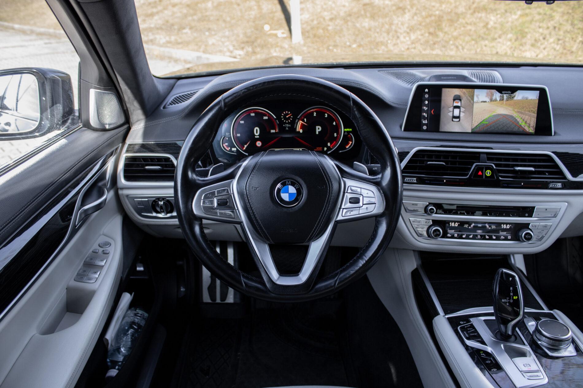 2017 BMW 740d, čierna sedan, 137 000 km
