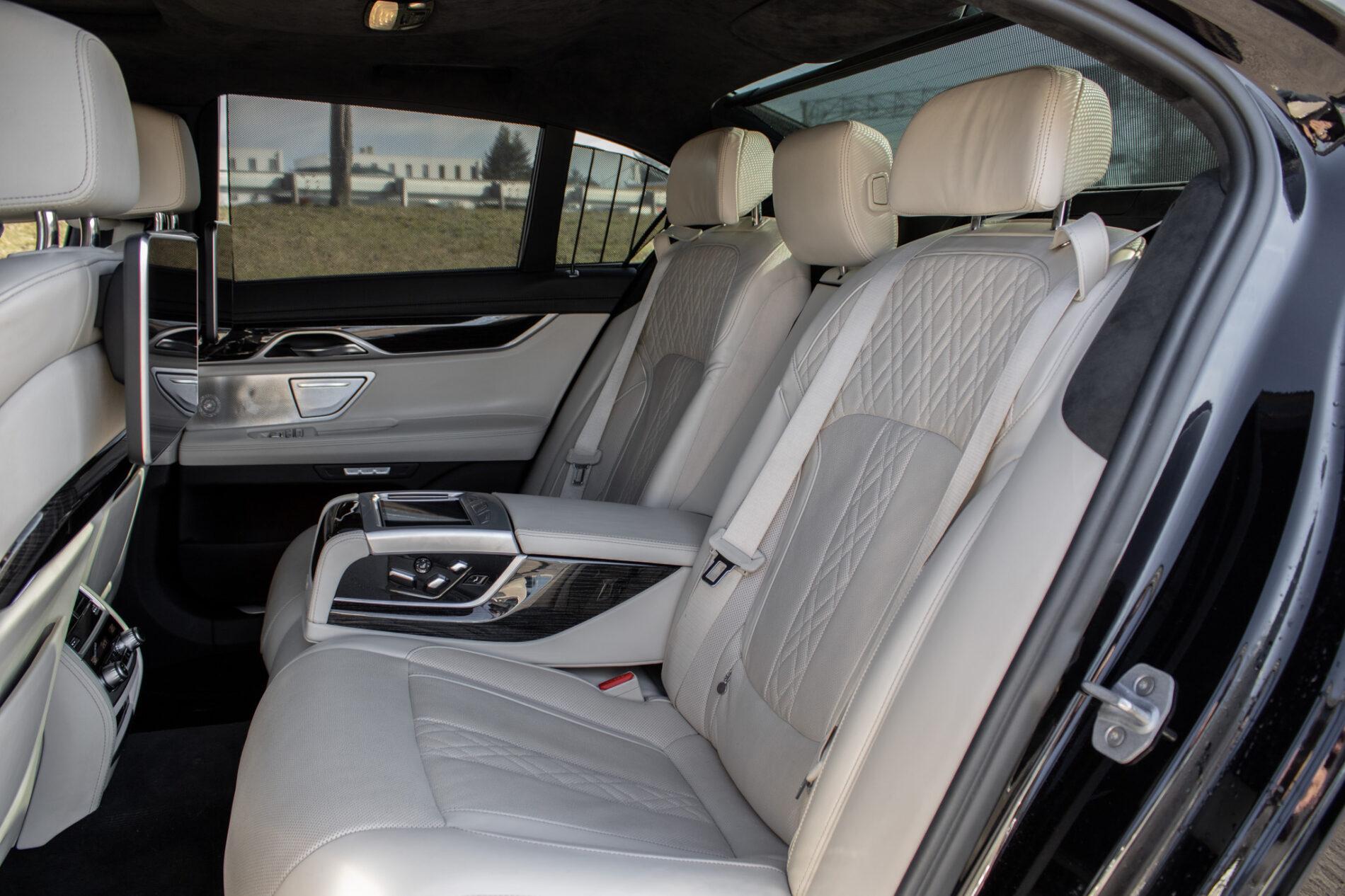2017 BMW 740d, čierna sedan, 137 000 km