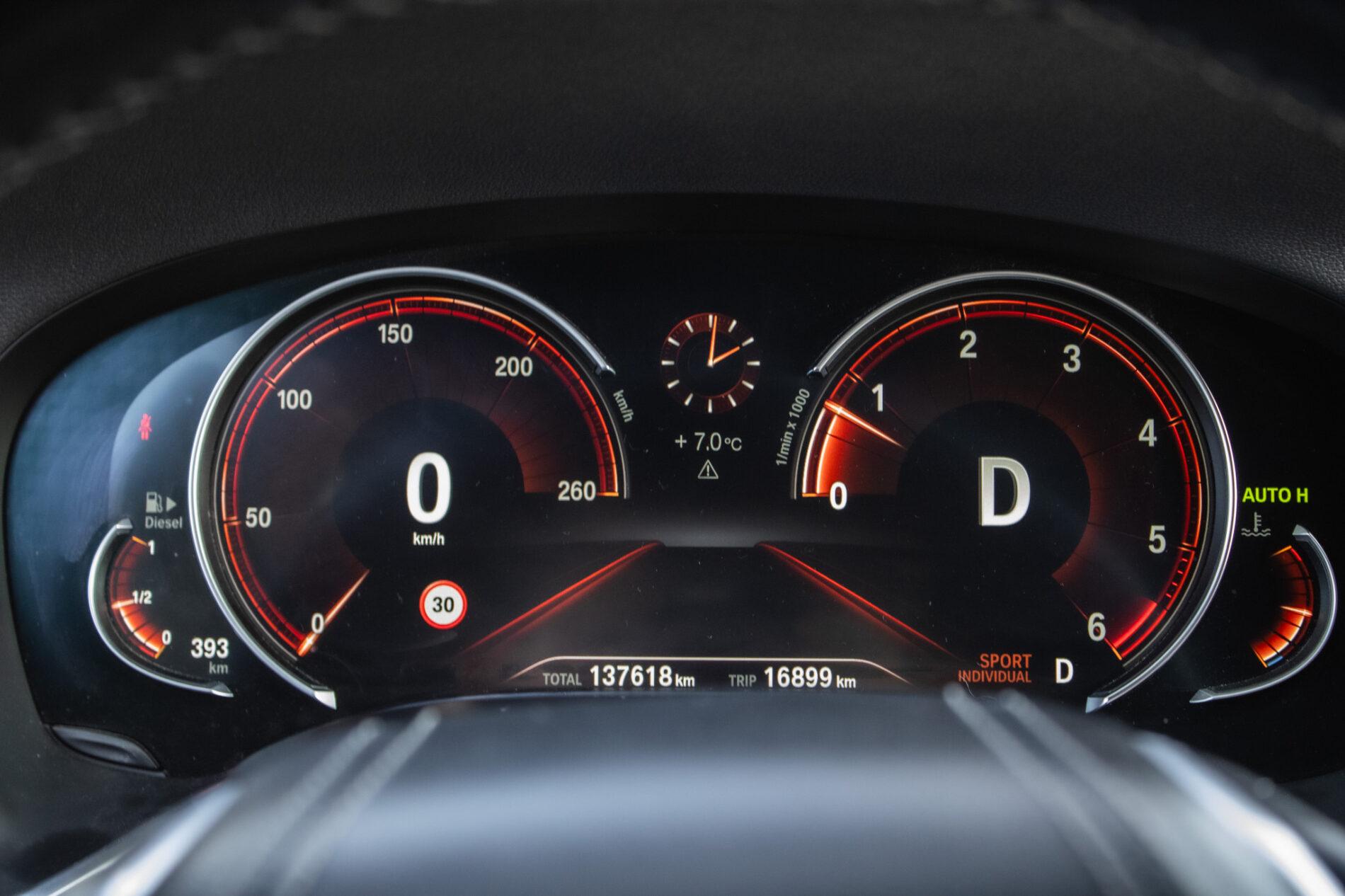 2017 BMW 740d, čierna sedan, 137 000 km