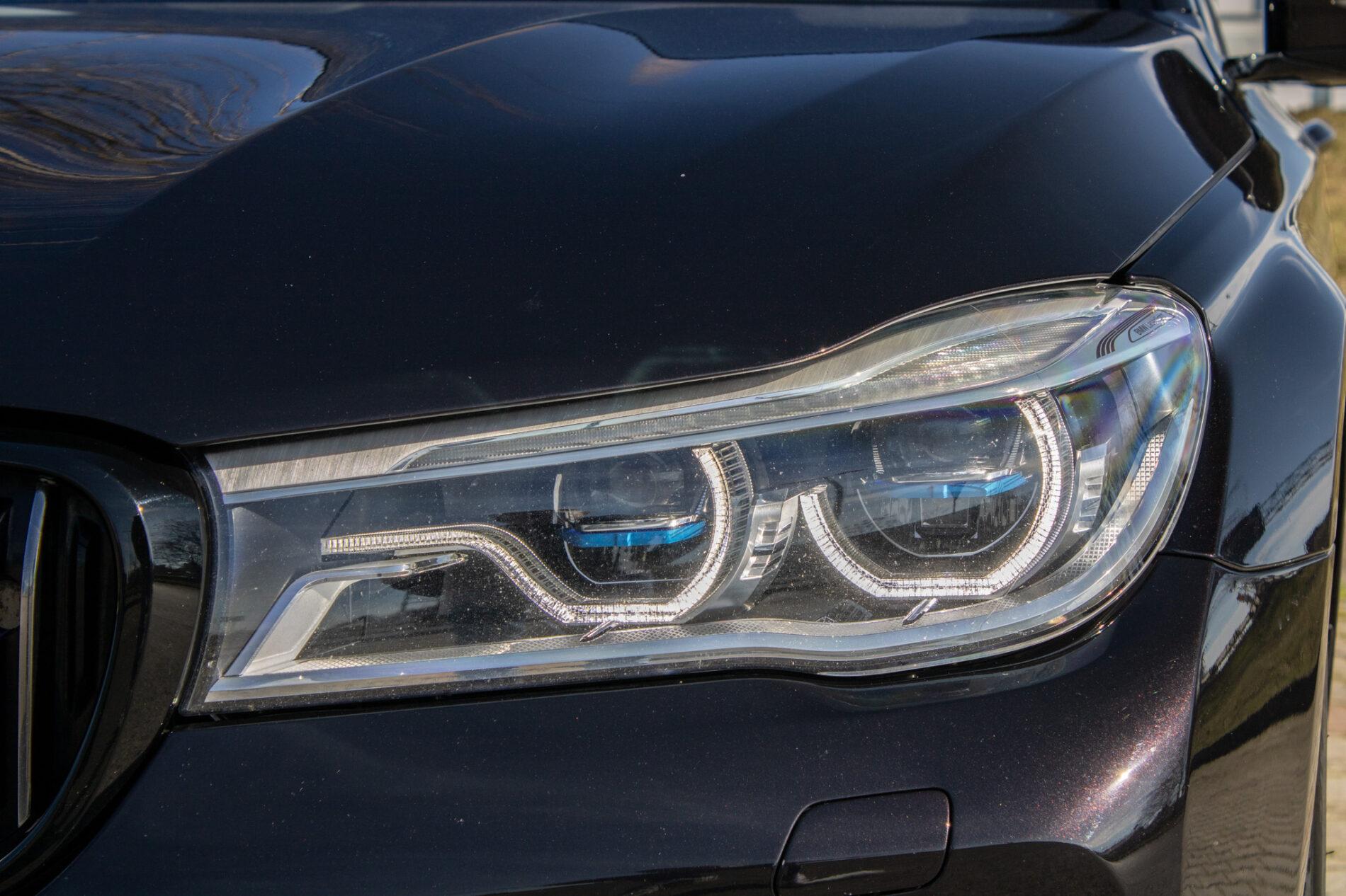 2017 BMW 740d, čierna sedan, 137 000 km