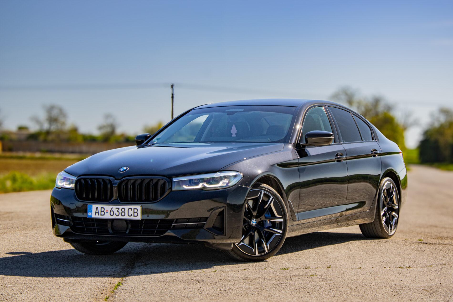 2022 BMW 540d, čierna sedan, 145 997 km