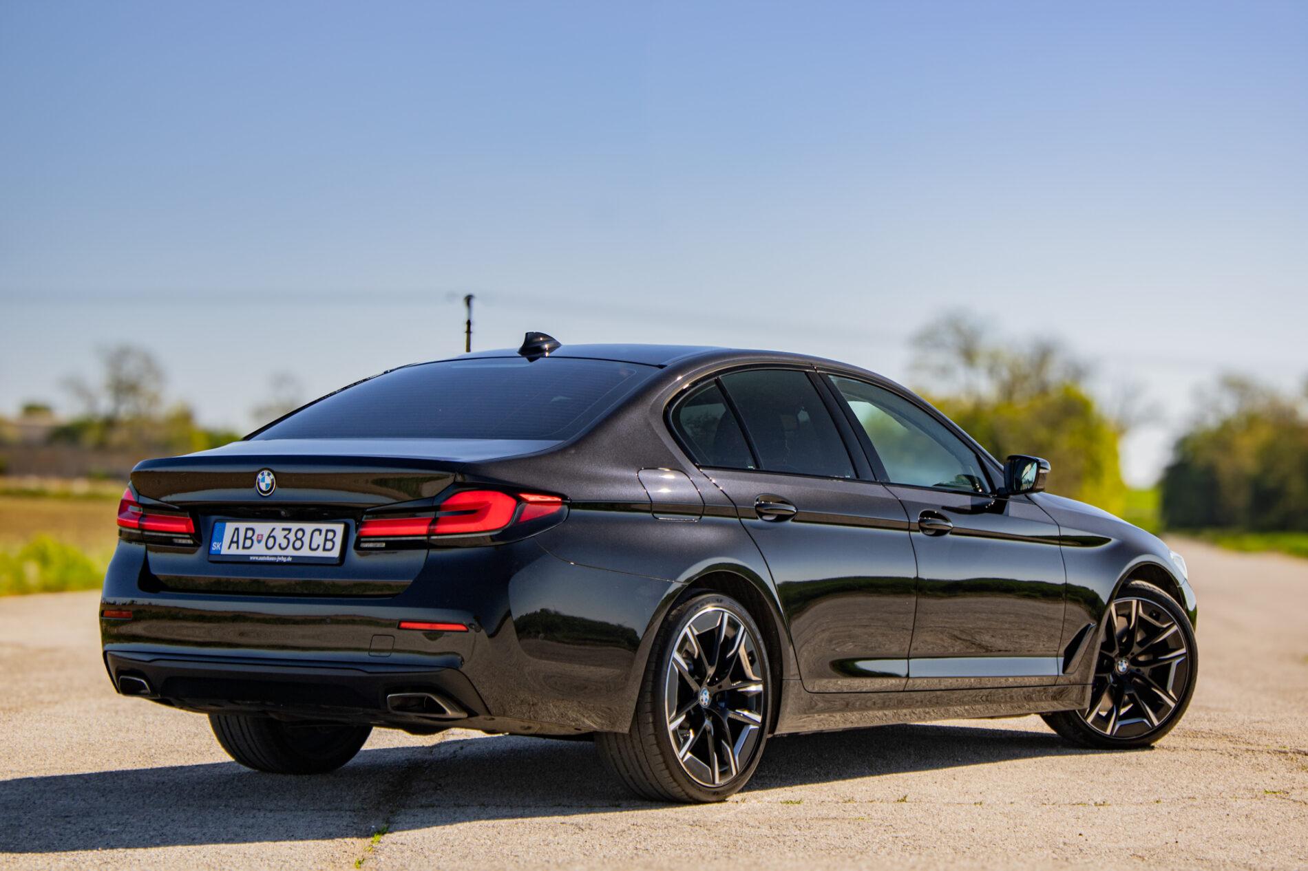 2022 BMW 540d, čierna sedan, 145 997 km