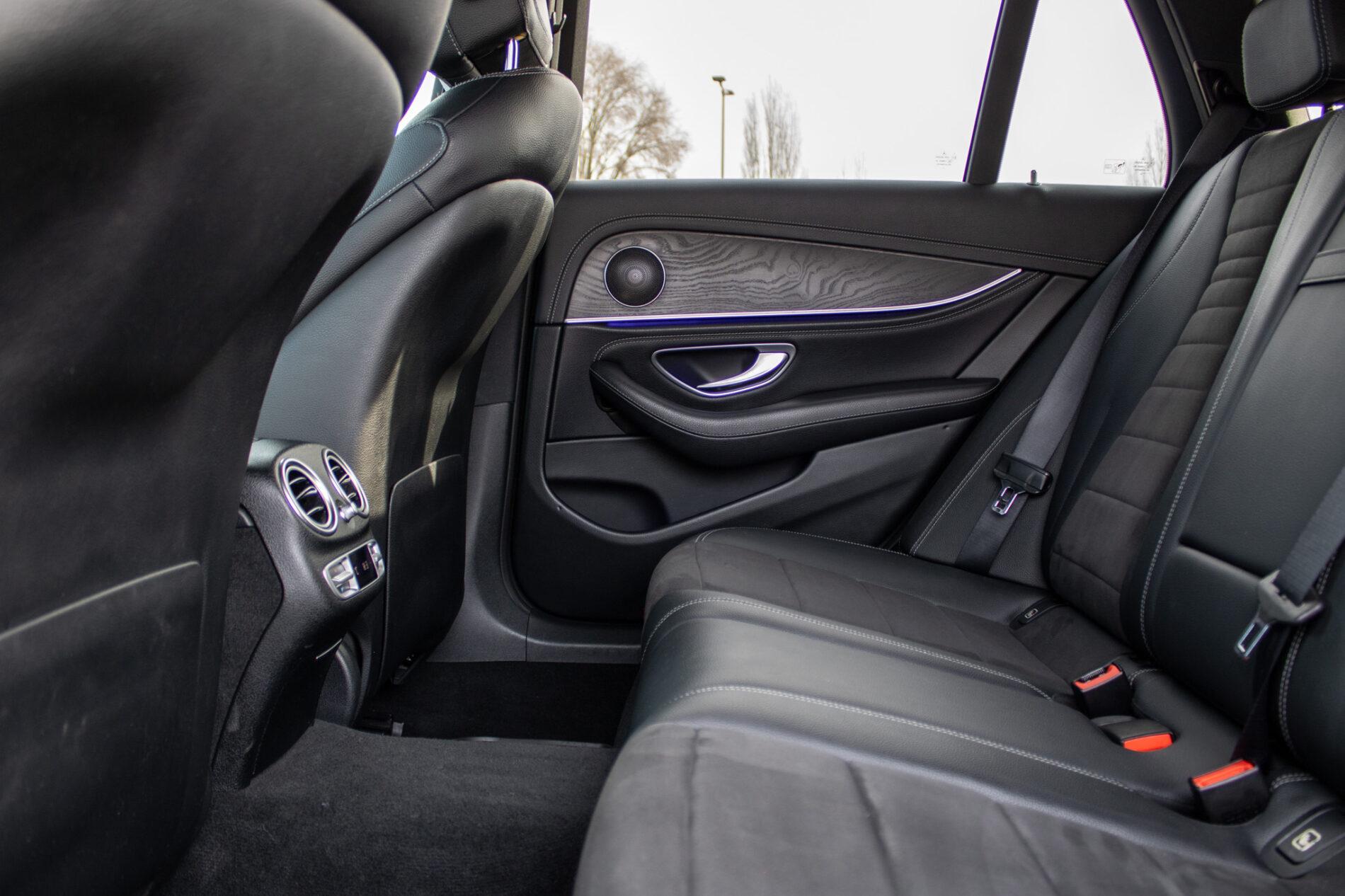 2018 Mercedes-Benz E 350d, sivá kombi, 175 769 km