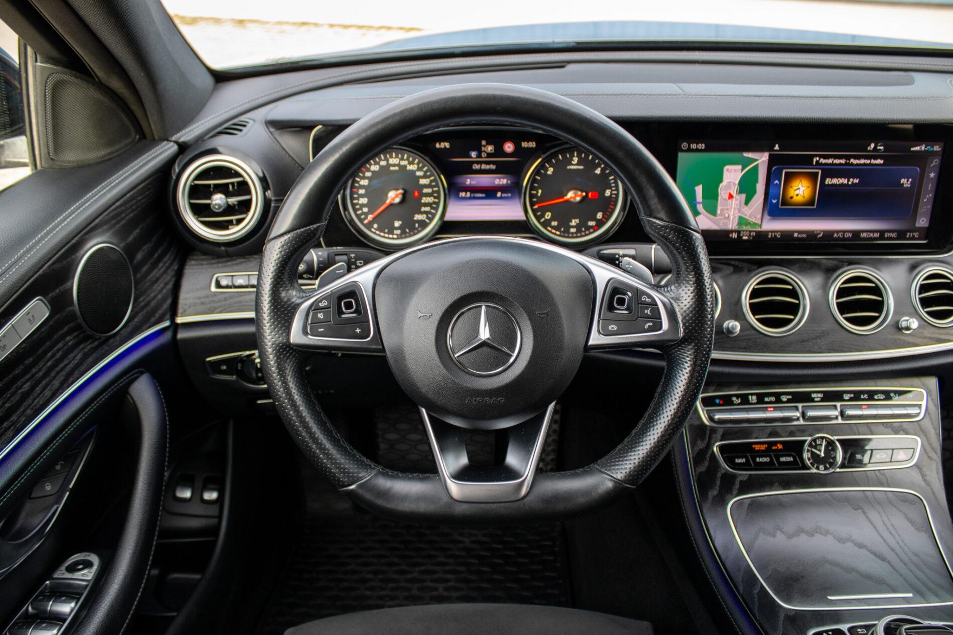 2018 Mercedes-Benz E 350d, sivá kombi, 175 769 km