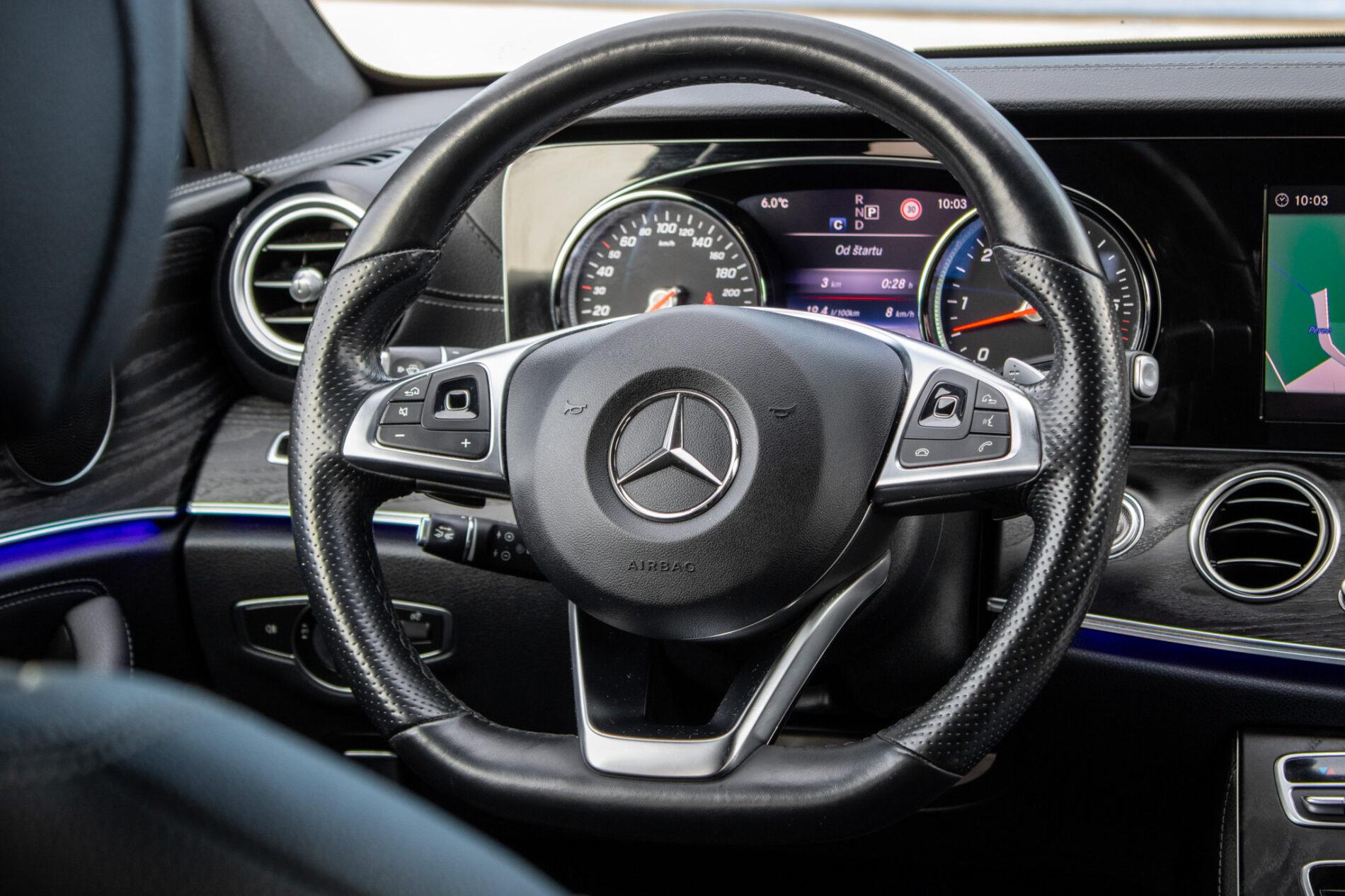 2018 Mercedes-Benz E 350d, sivá kombi, 175 769 km