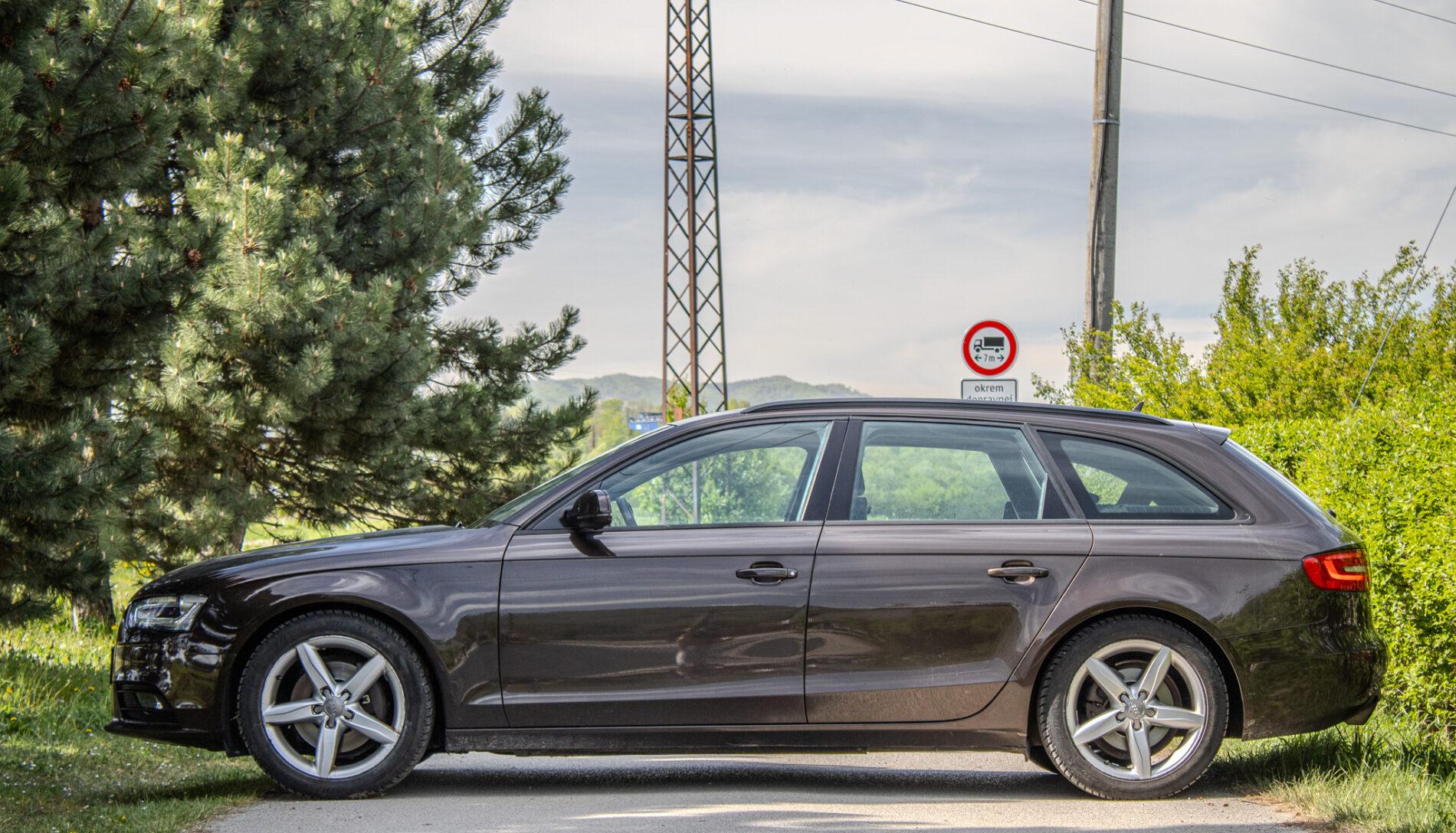 2012 AUDI A4, hnedá kombi, 223 486 km