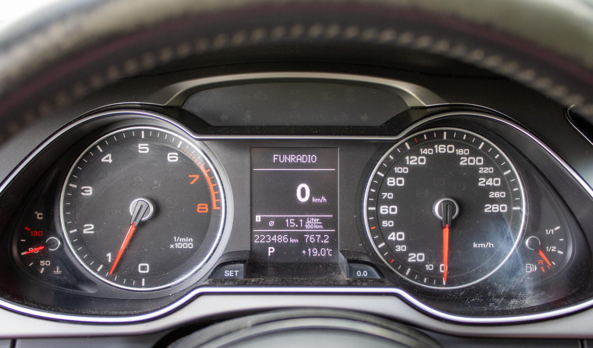 2012 AUDI A4, hnedá kombi, 223 486 km