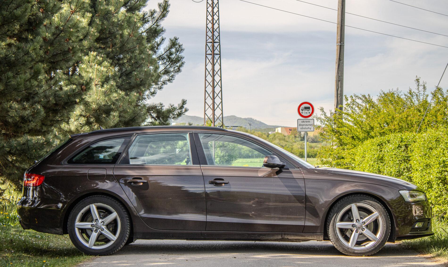 2012 AUDI A4, hnedá kombi, 223 486 km