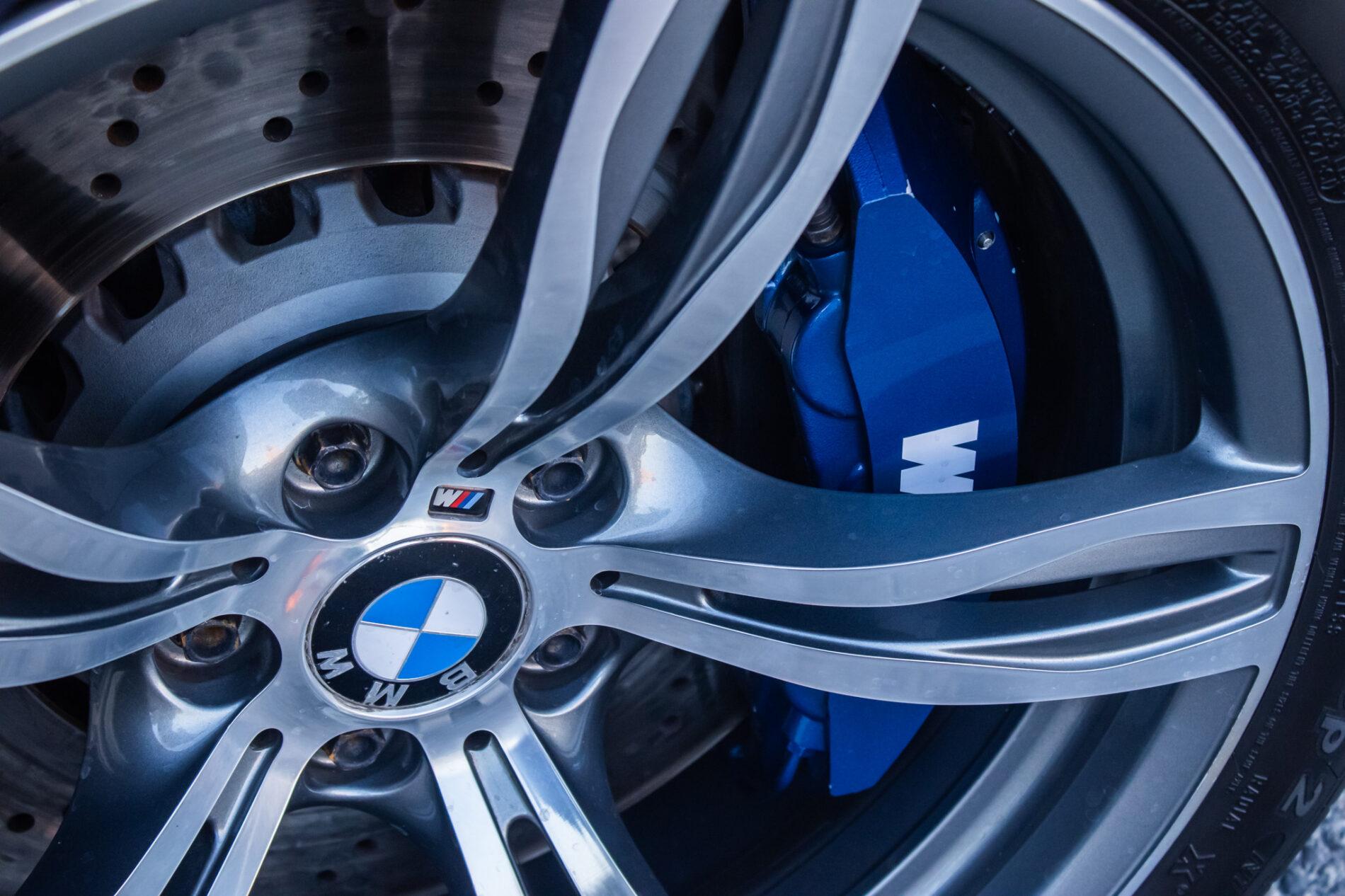 2013 BMW M6, modrá kupé, 57 095 km
