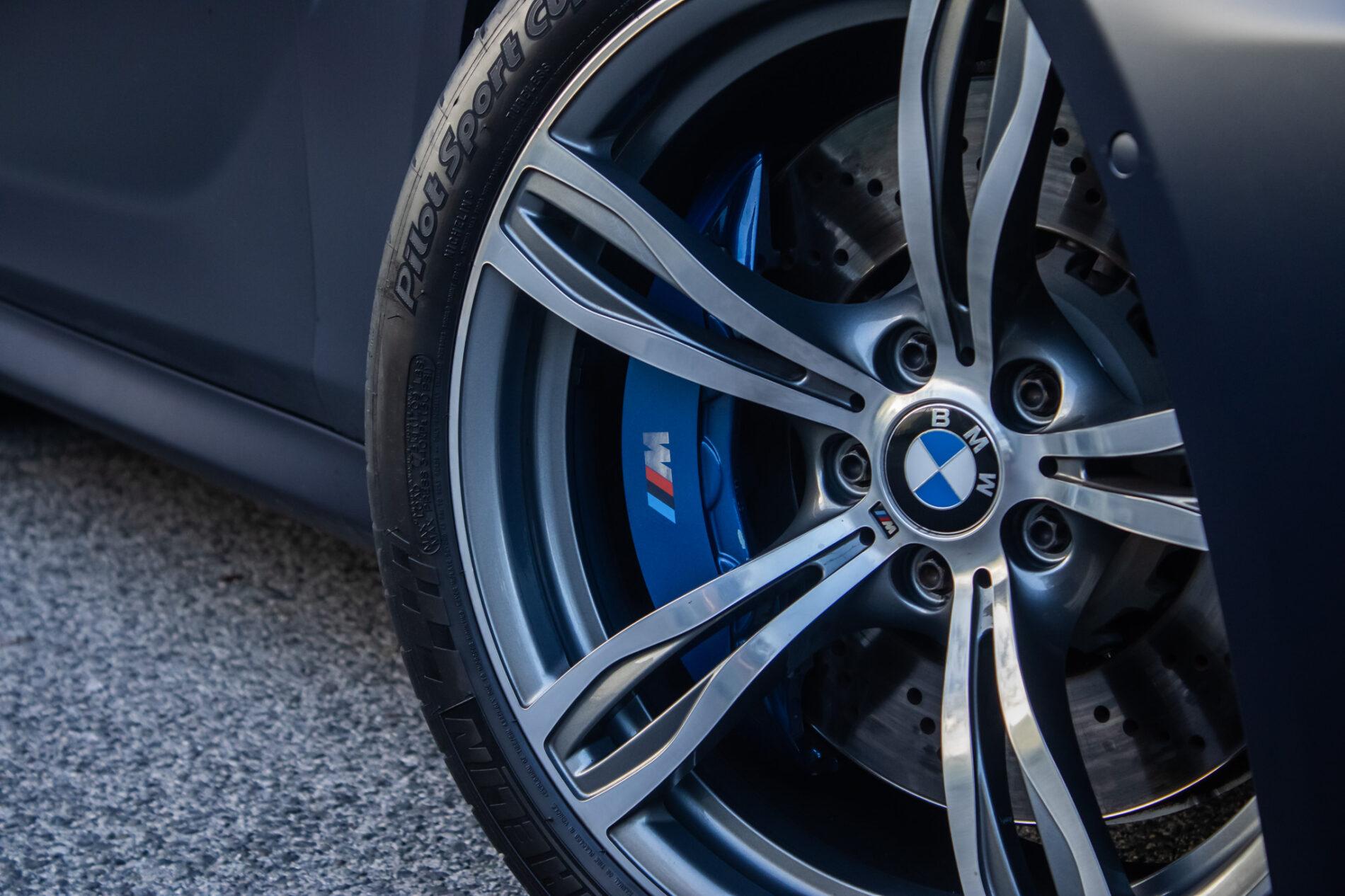 2013 BMW M6, modrá kupé, 57 095 km