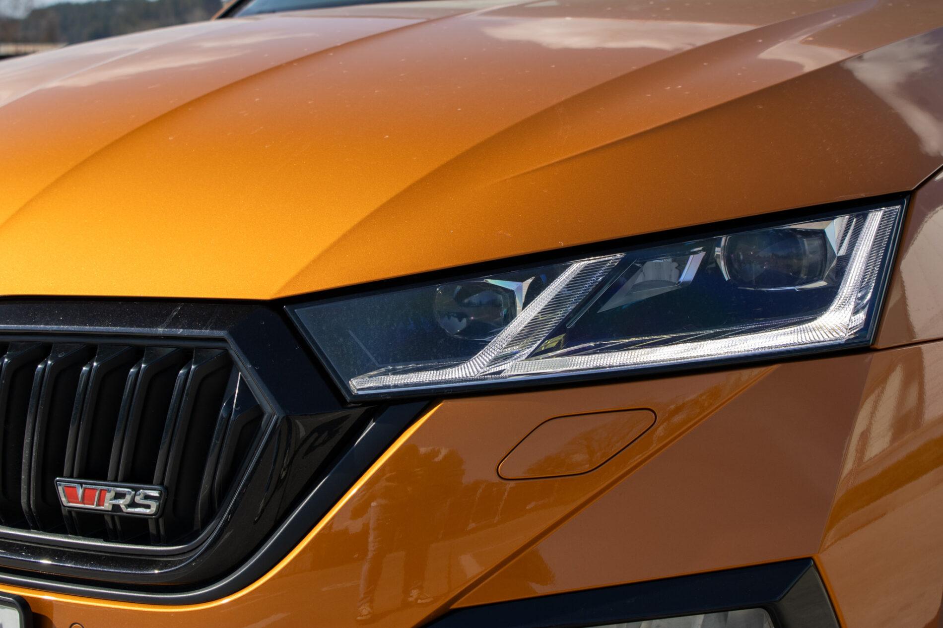 2024 Skoda Octavia RS, oranžová sedan, 18 411 km