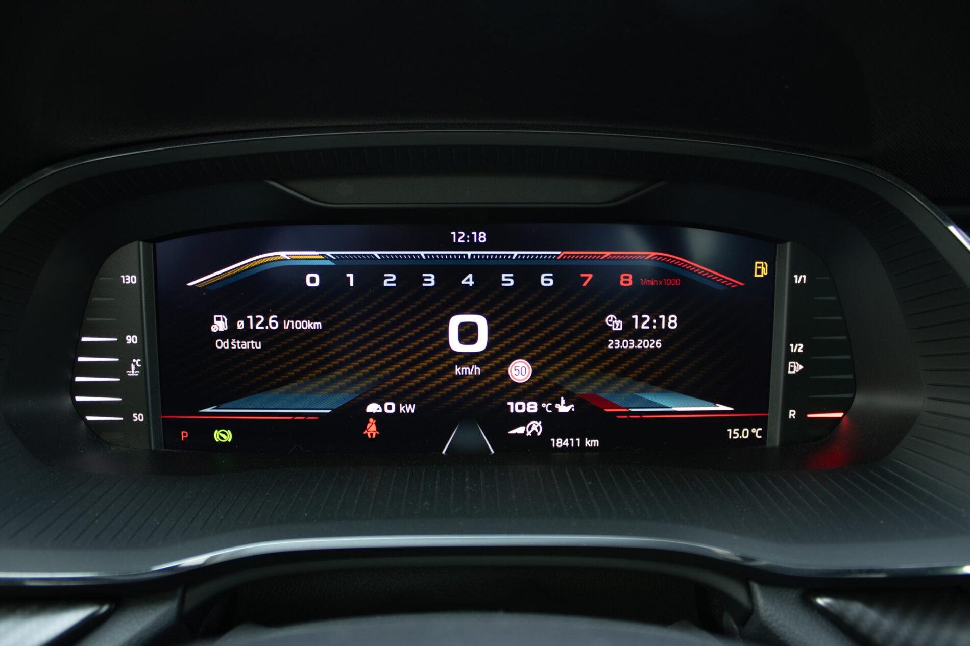 2024 Skoda Octavia RS, oranžová sedan, 18 411 km