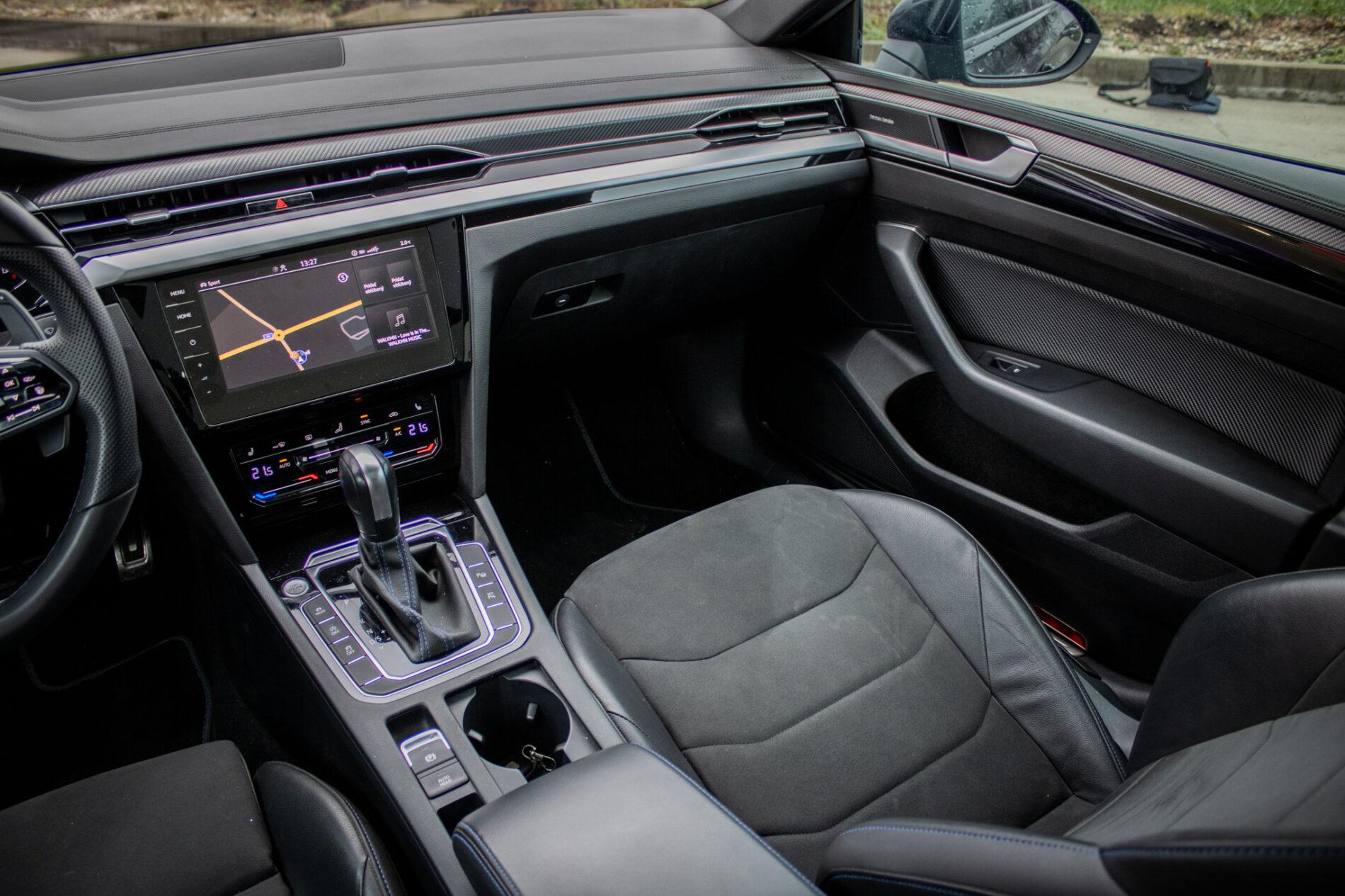 2022 Volkswagen Arteon R, čierna kombi, 40 950 km