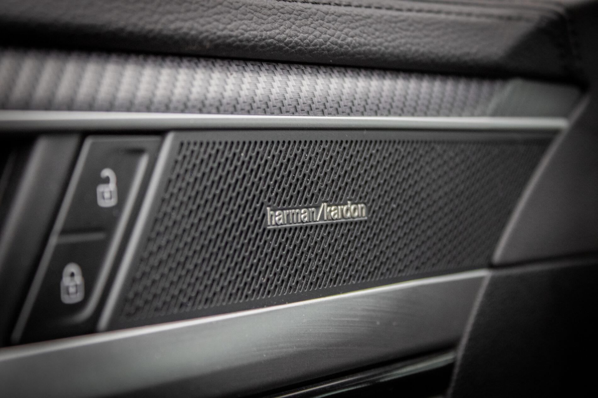 2022 Volkswagen Arteon R, čierna kombi, 40 950 km