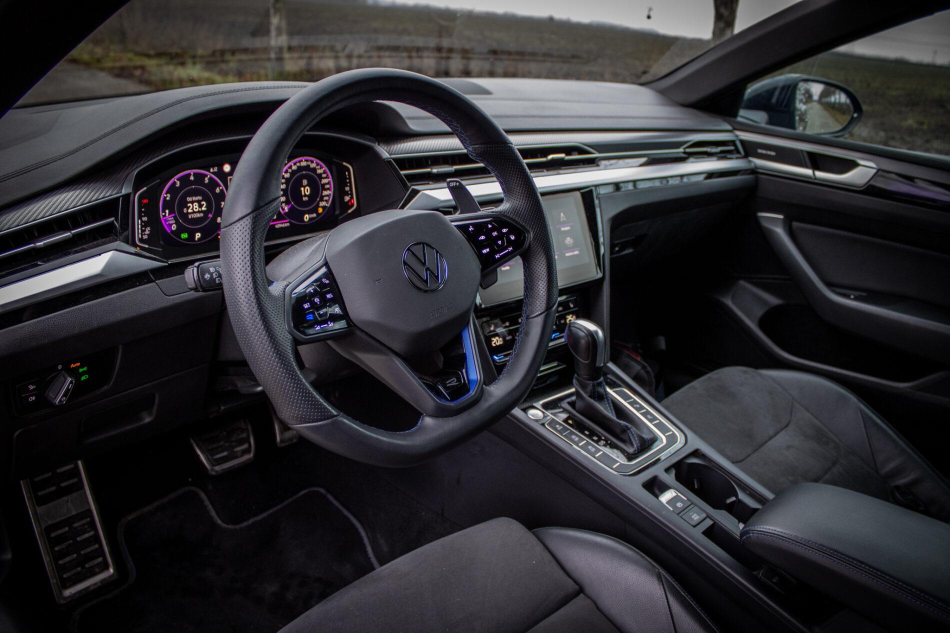 2022 Volkswagen Arteon R, čierna kombi, 40 950 km