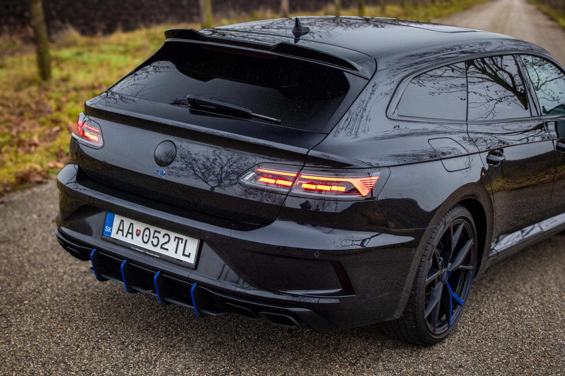 2022 Volkswagen Arteon R, čierna kombi, 40 950 km