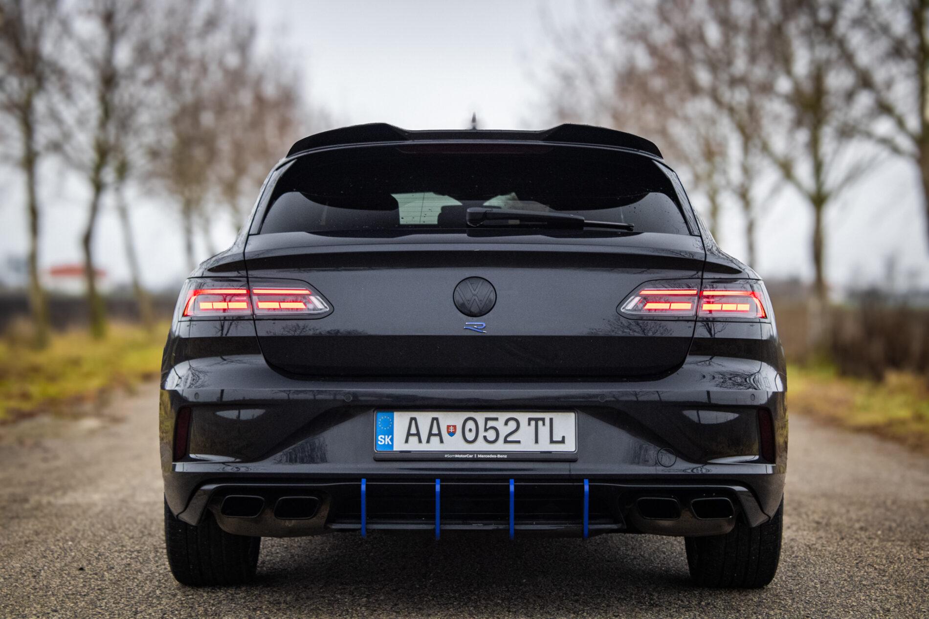 2022 Volkswagen Arteon R, čierna kombi, 40 950 km