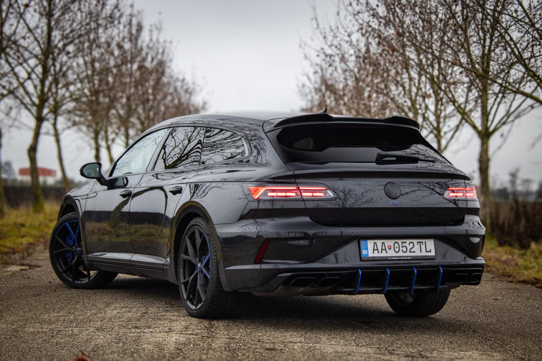 2022 Volkswagen Arteon R, čierna kombi, 40 950 km