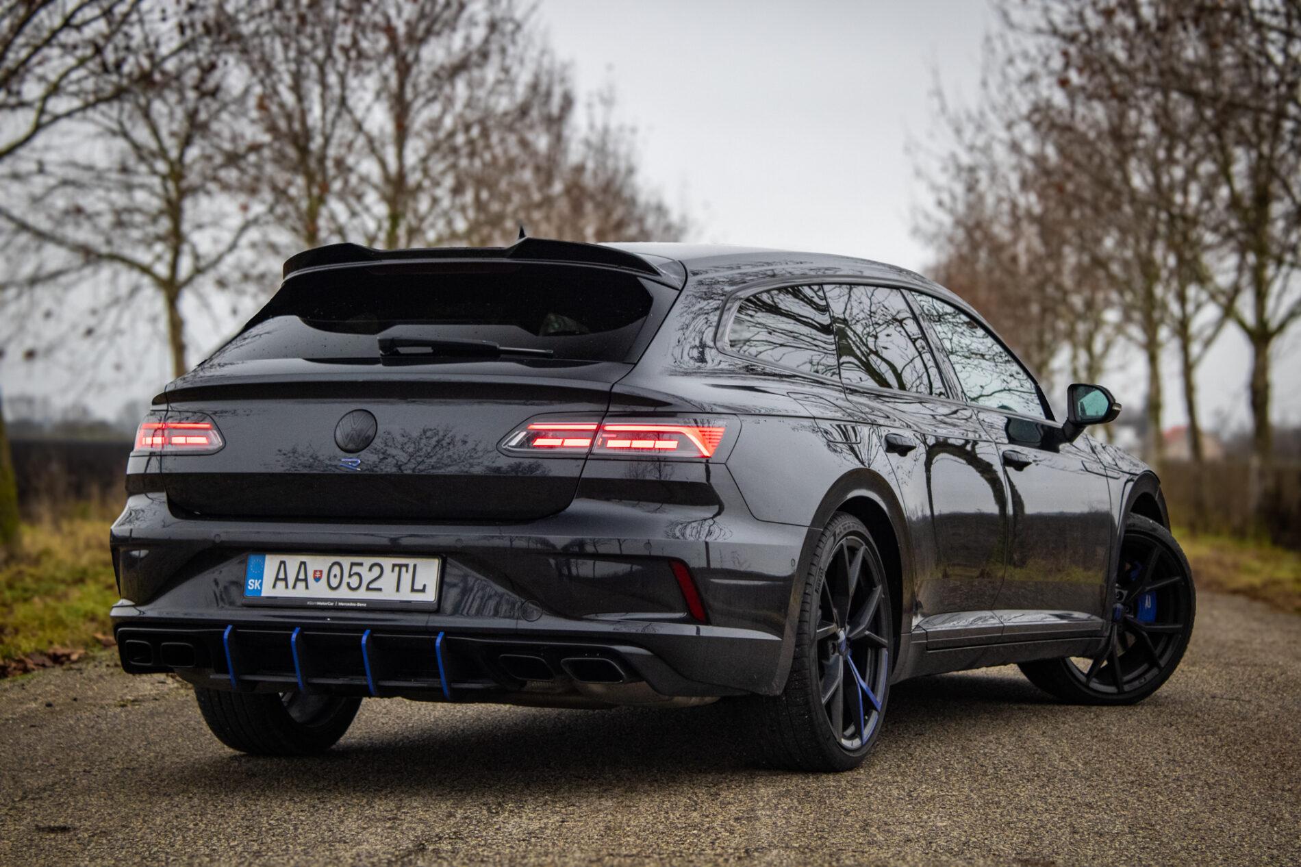 2022 Volkswagen Arteon R, čierna kombi, 40 950 km