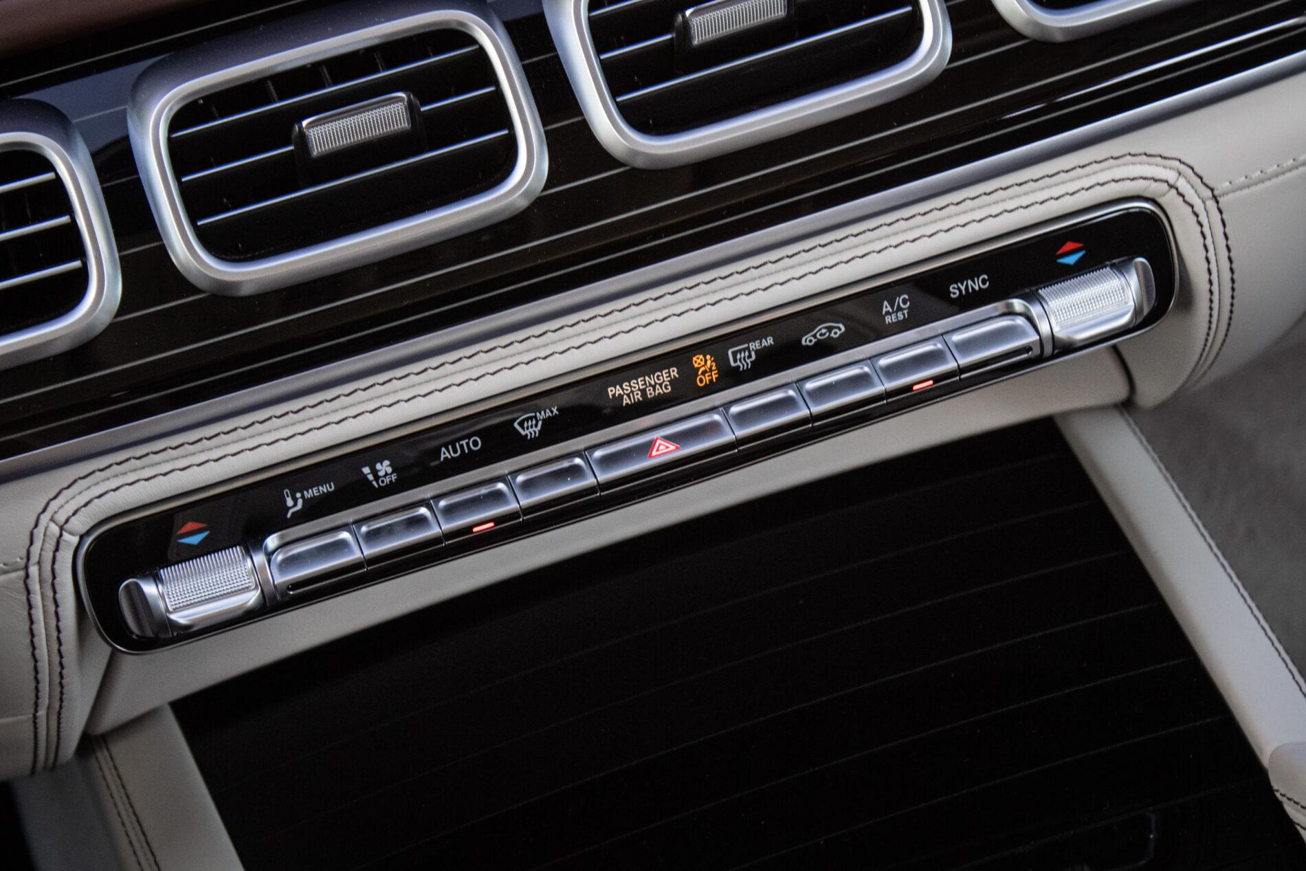 2022 Mercedes-Benz GLS Maybach, sivá suv, 42 000 km