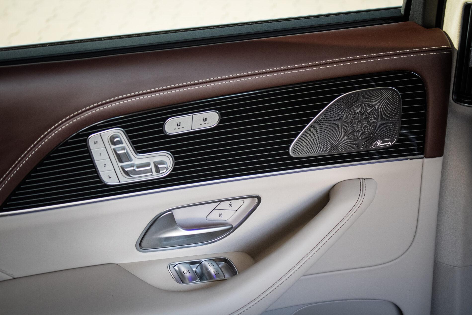 2022 Mercedes-Benz GLS Maybach, sivá suv, 42 000 km