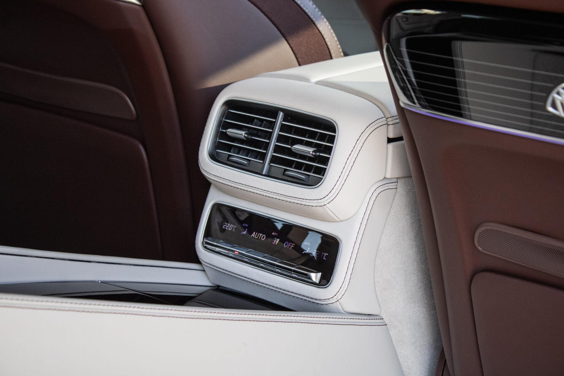 2022 Mercedes-Benz GLS Maybach, sivá suv, 42 000 km