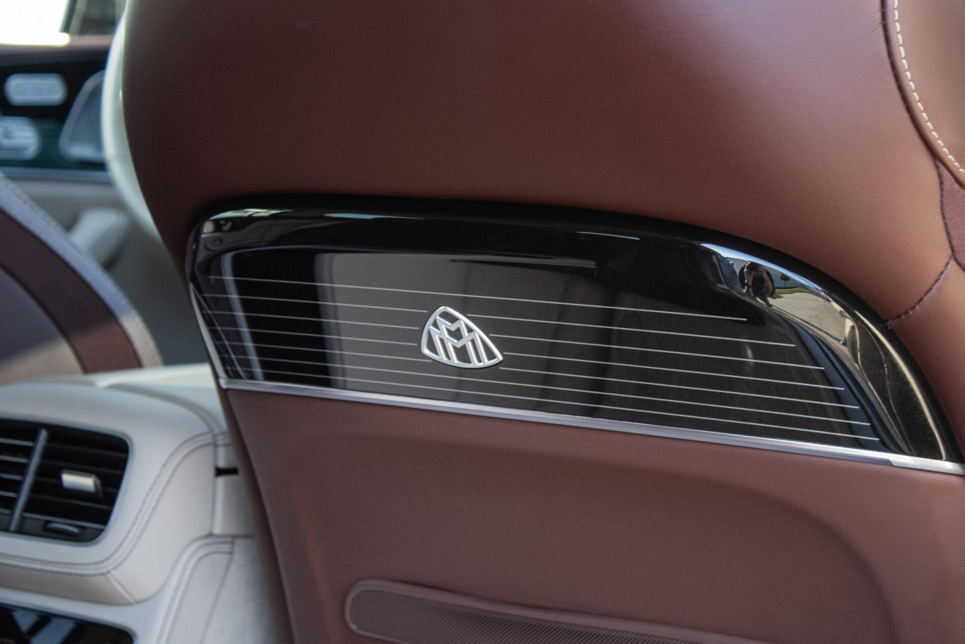 2022 Mercedes-Benz GLS Maybach, sivá suv, 42 000 km
