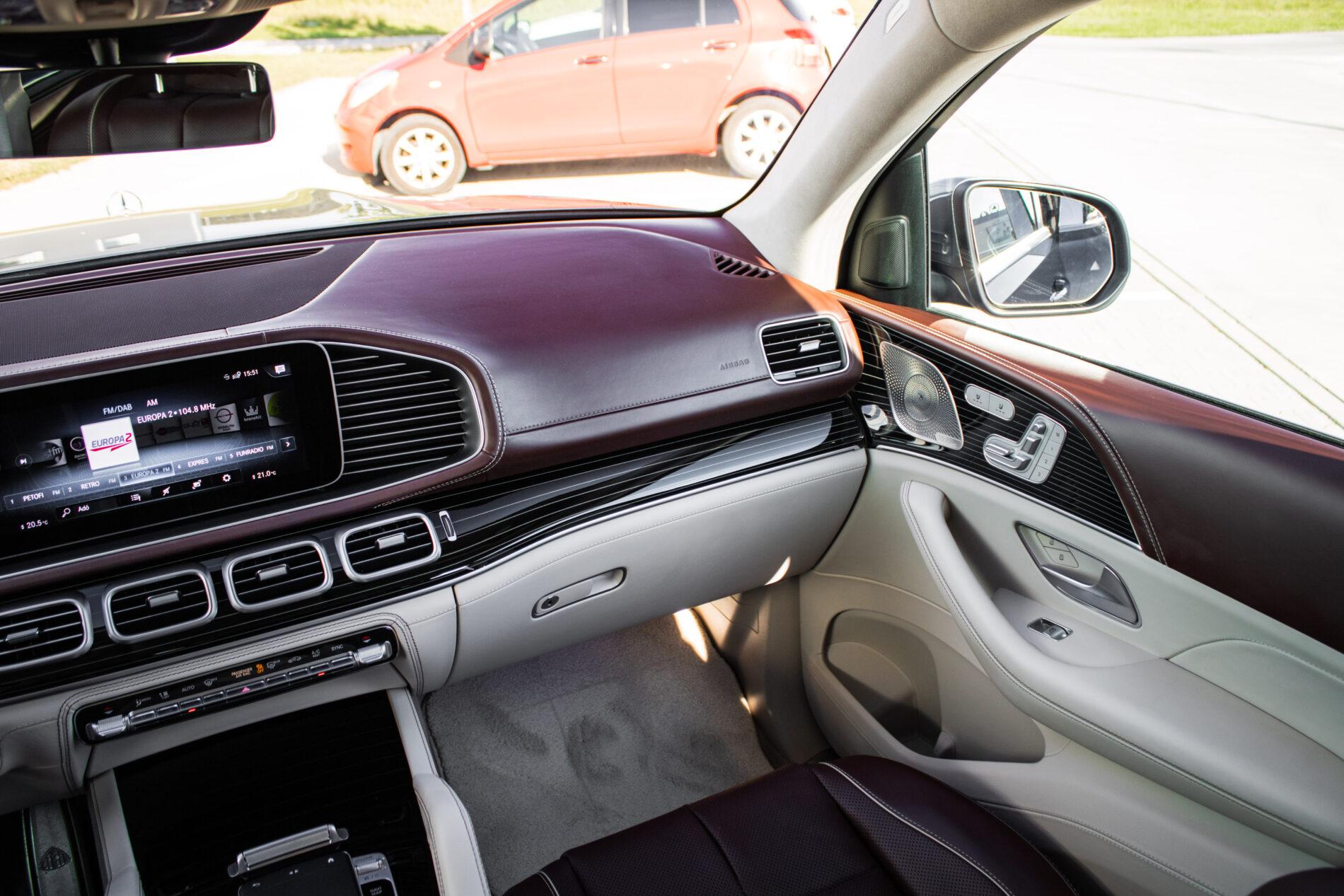 2022 Mercedes-Benz GLS Maybach, sivá suv, 42 000 km
