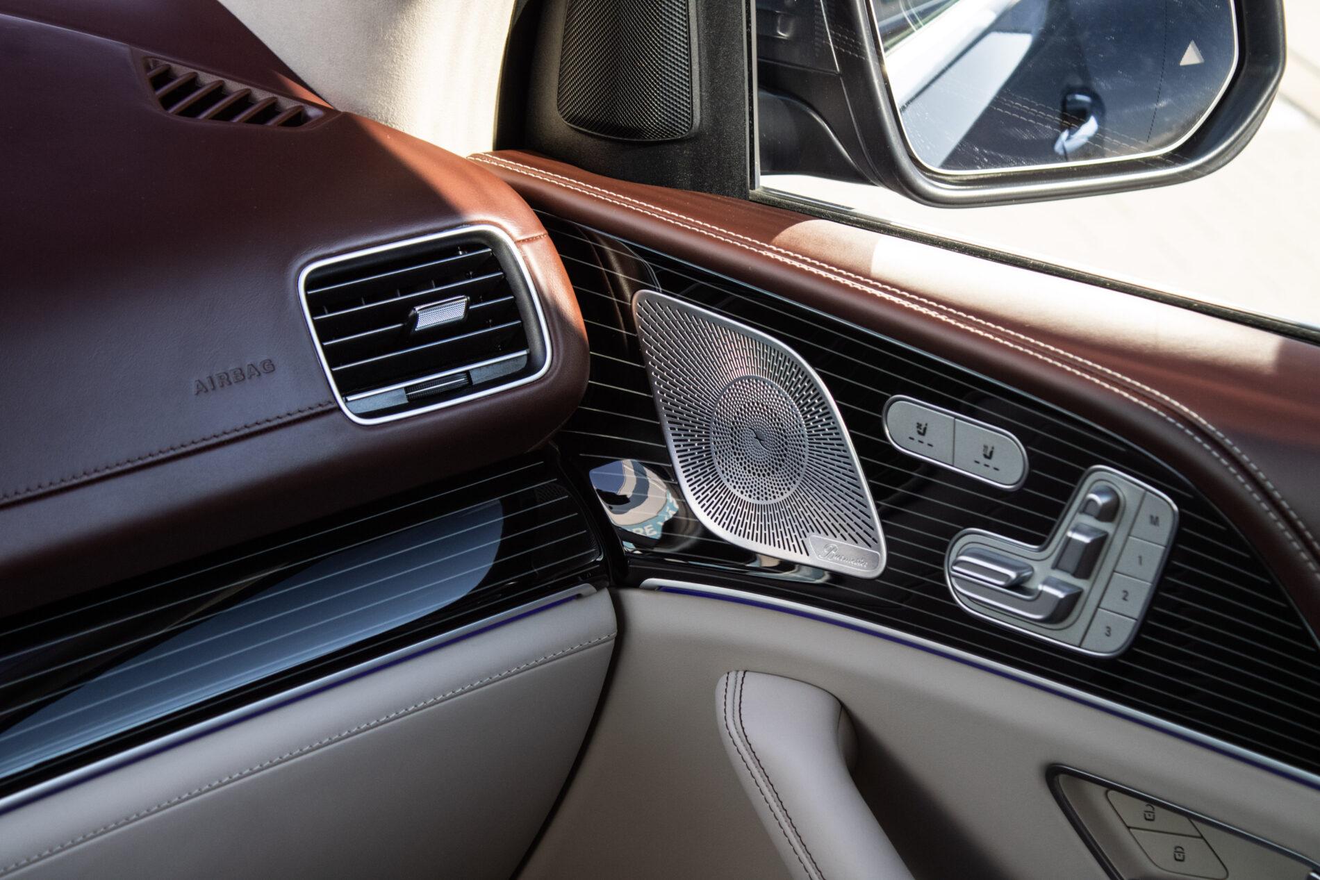 2022 Mercedes-Benz GLS Maybach, sivá suv, 42 000 km