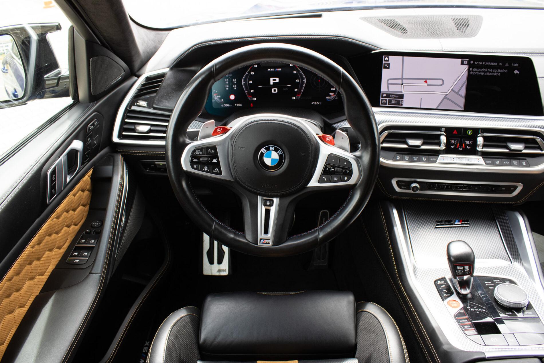 2021 BMW X6 M, modrá suv, 58 721 km