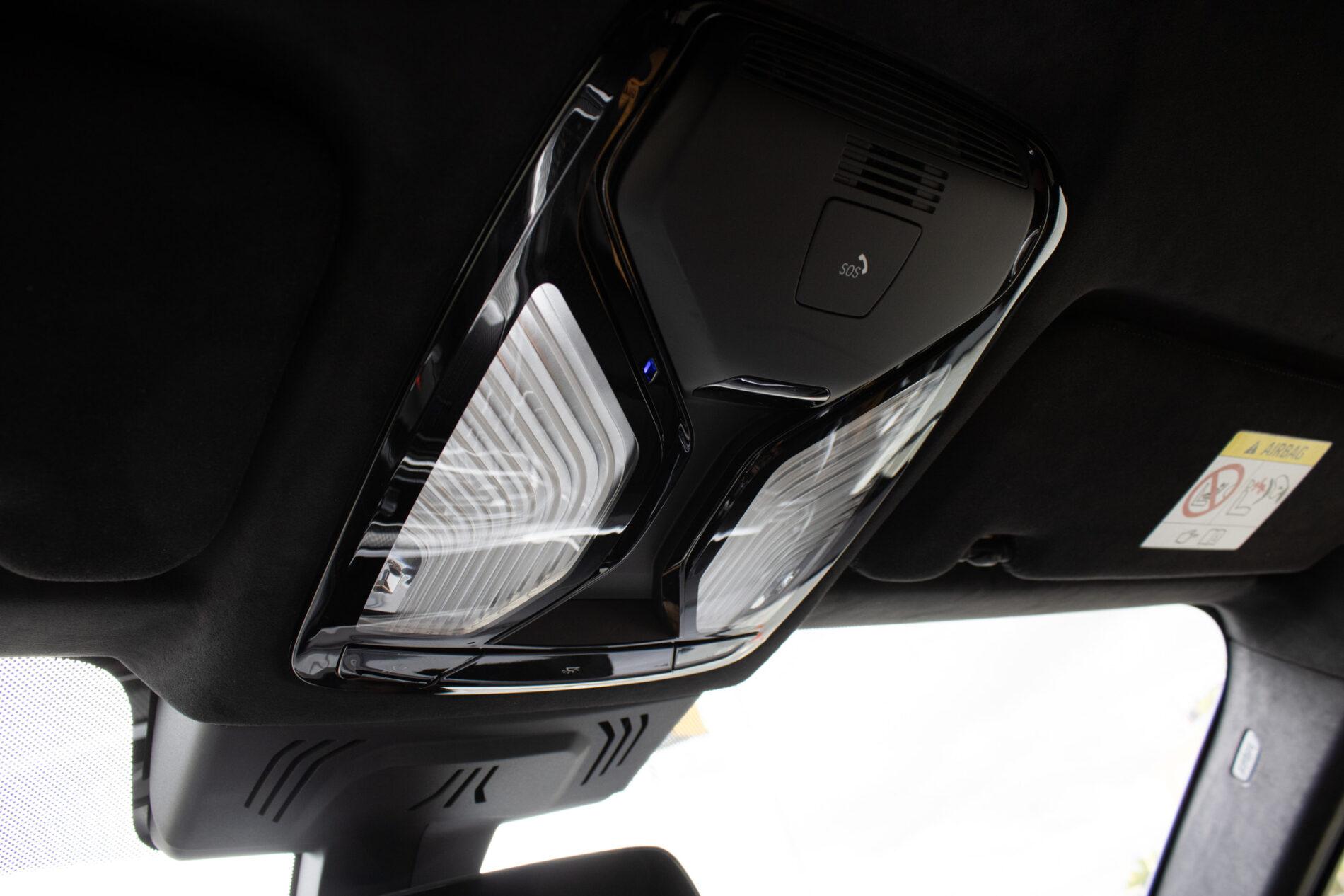 2021 BMW X6 M, modrá suv, 58 721 km