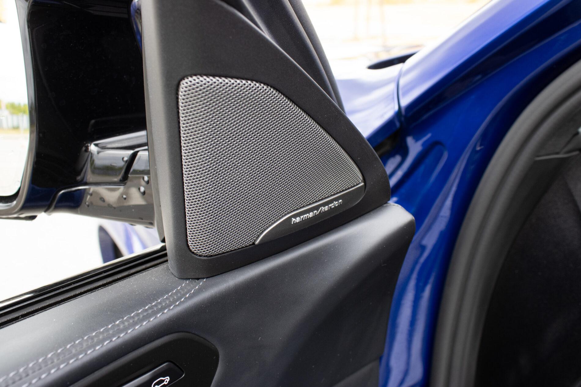 2021 BMW X6 M, modrá suv, 58 721 km