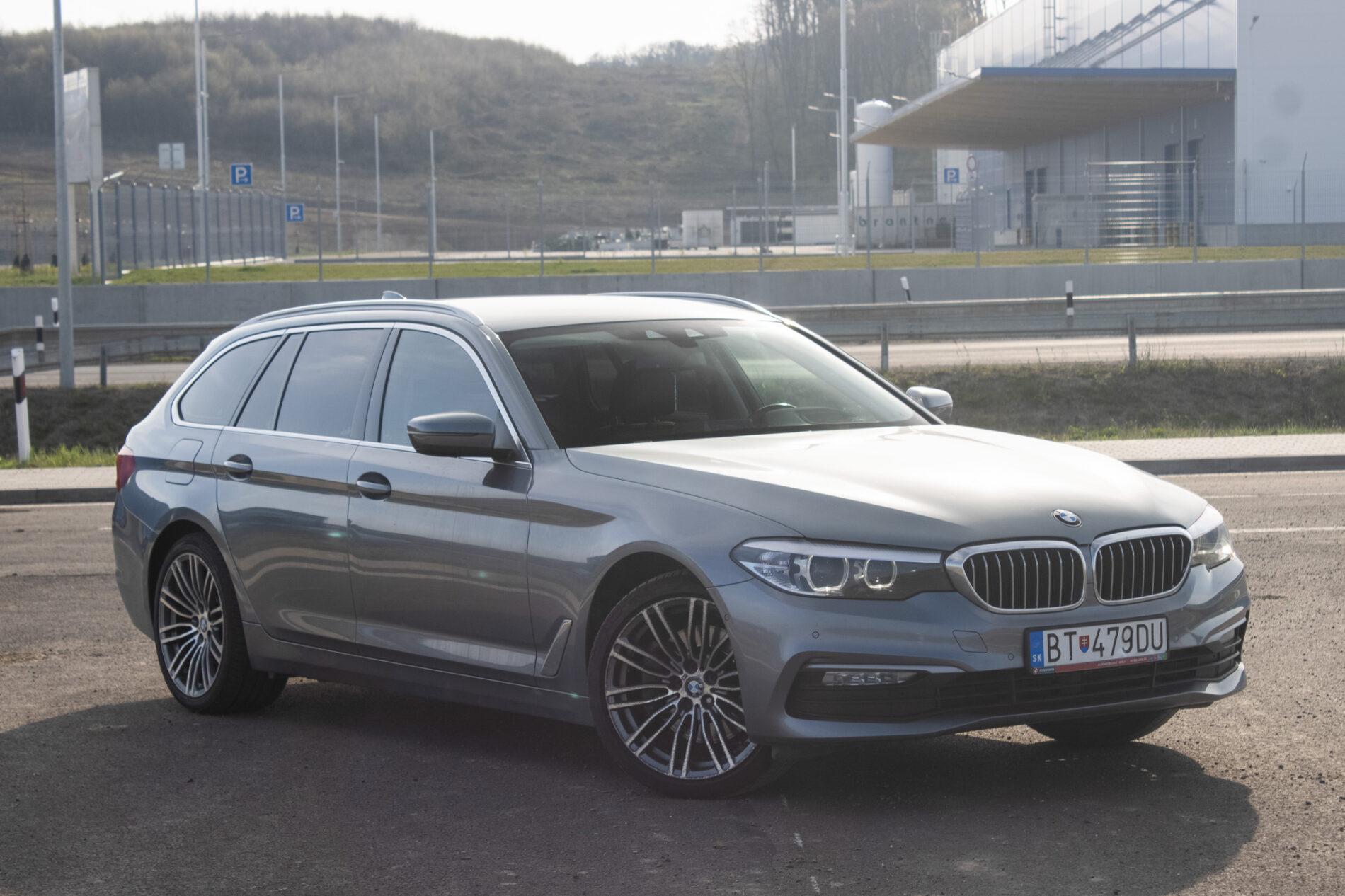 2017 BMW 530d, sivá kombi, 284 000 km