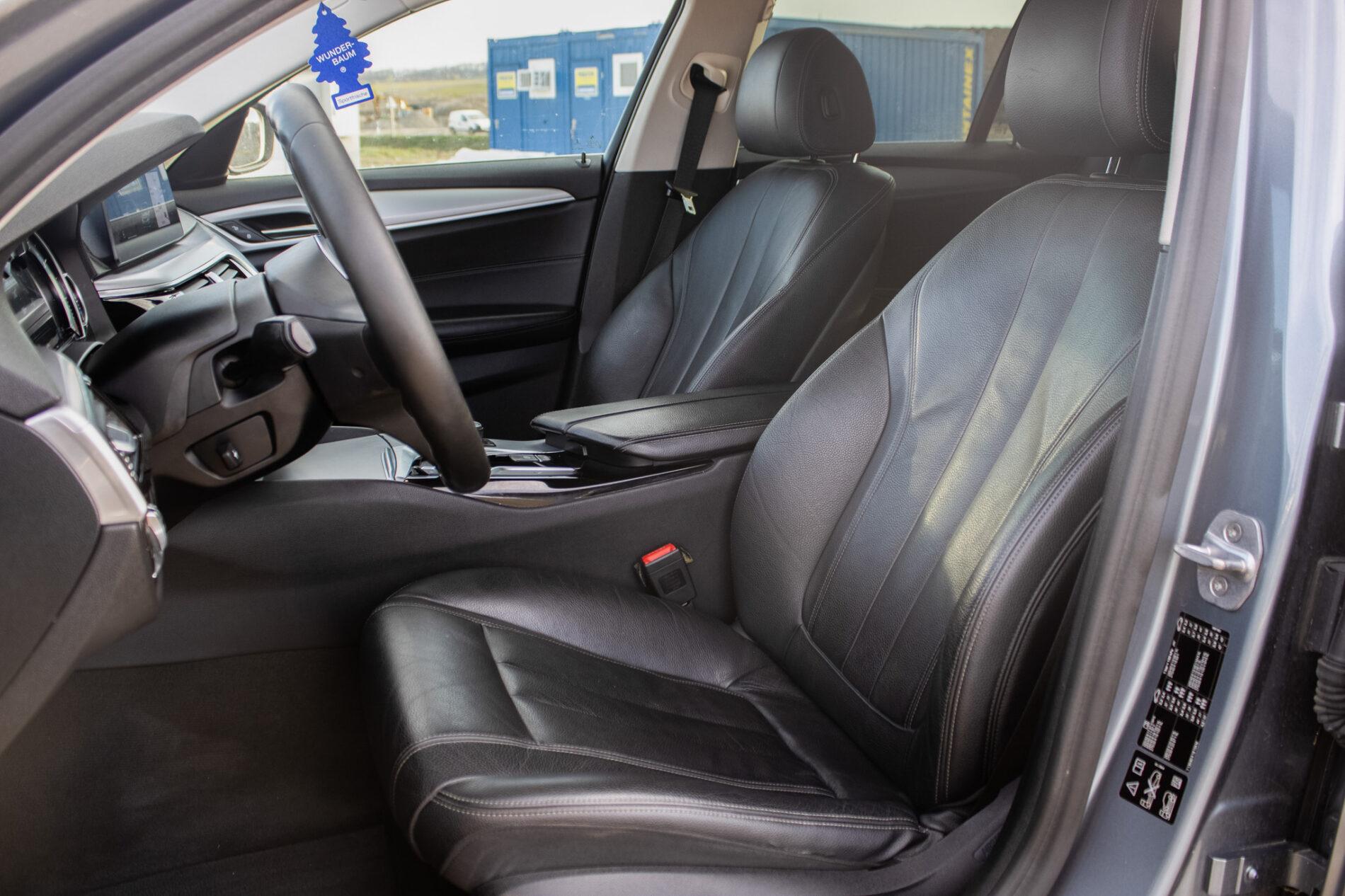 2017 BMW 530d, sivá kombi, 284 000 km