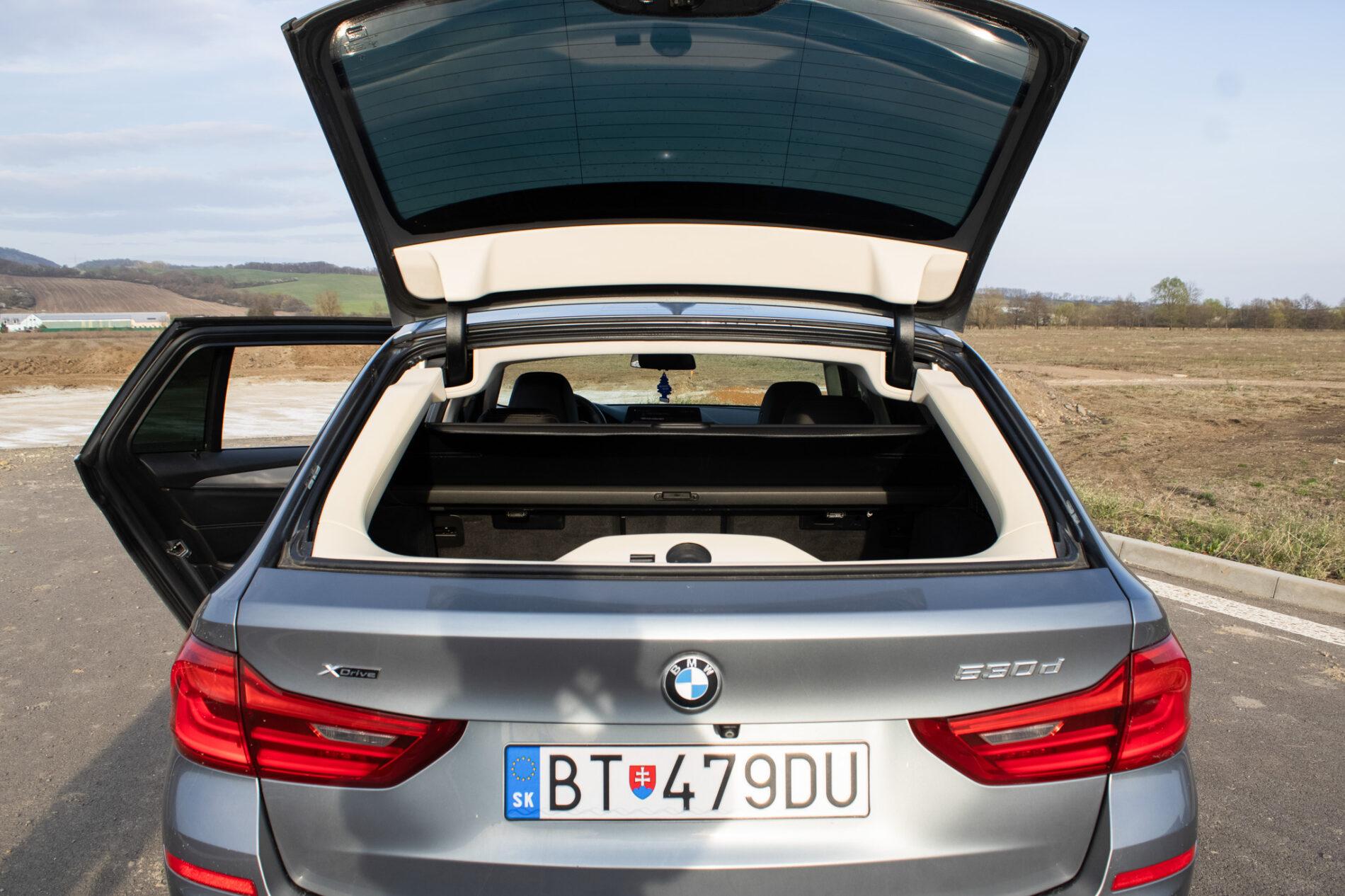 2017 BMW 530d, sivá kombi, 284 000 km